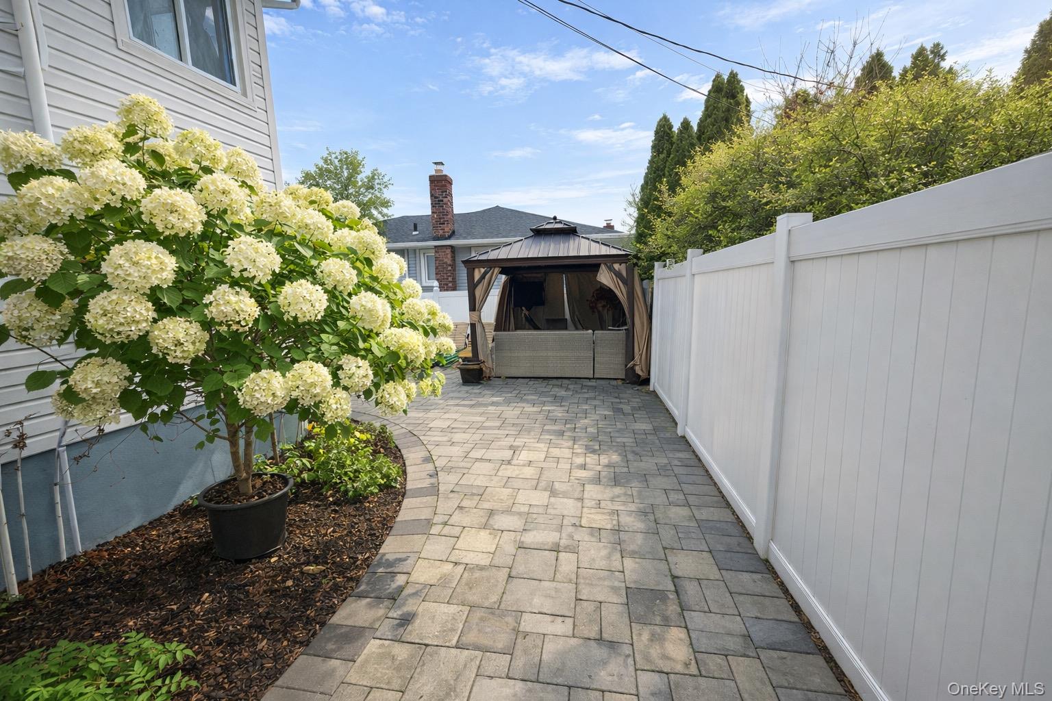 #19 photo, 3938 Arthur Avenue, Seaford , NY 11783