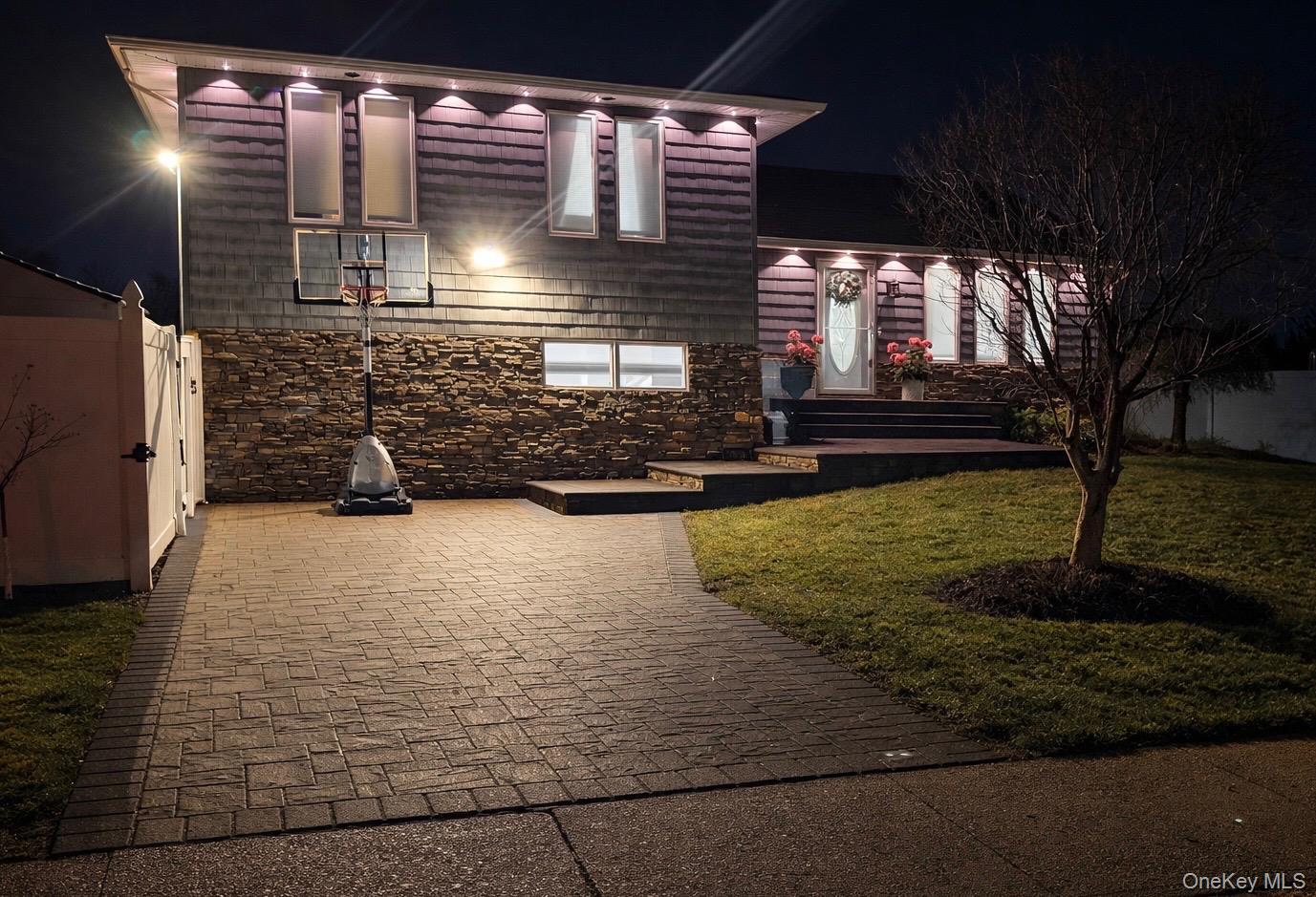 #7 photo, 3938 Arthur Avenue, Seaford , NY 11783