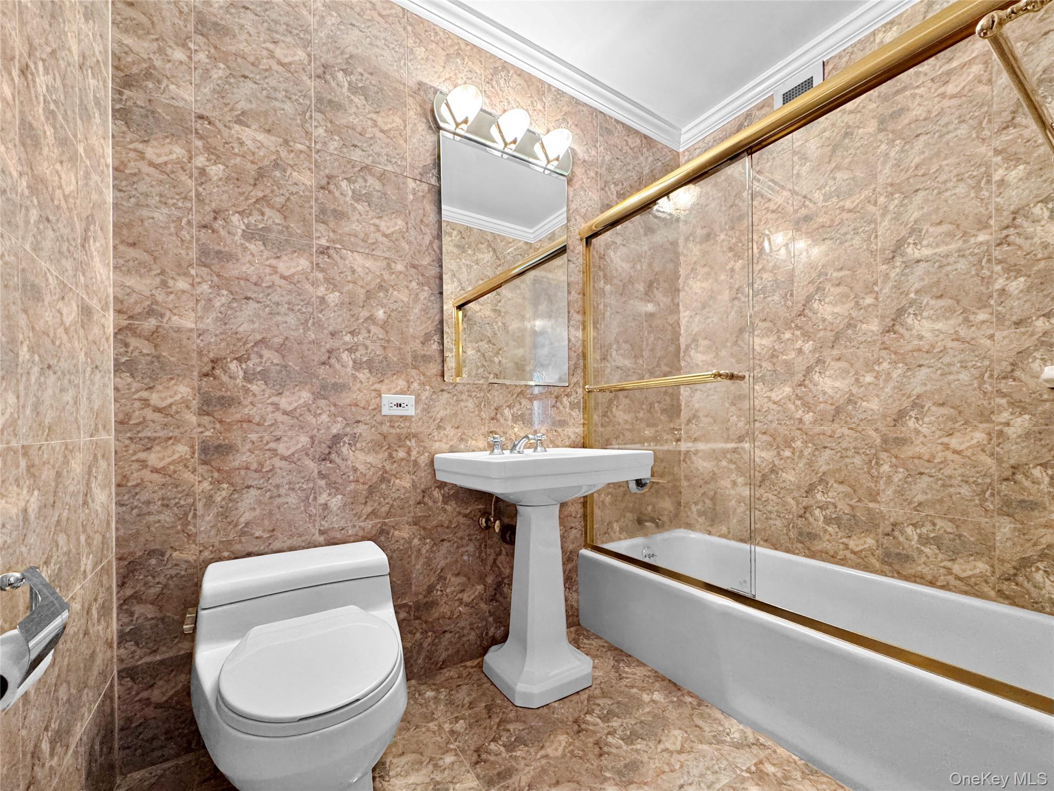 #14 photo, 11201 Queens Boulevard, Forest Hills , NY 11375