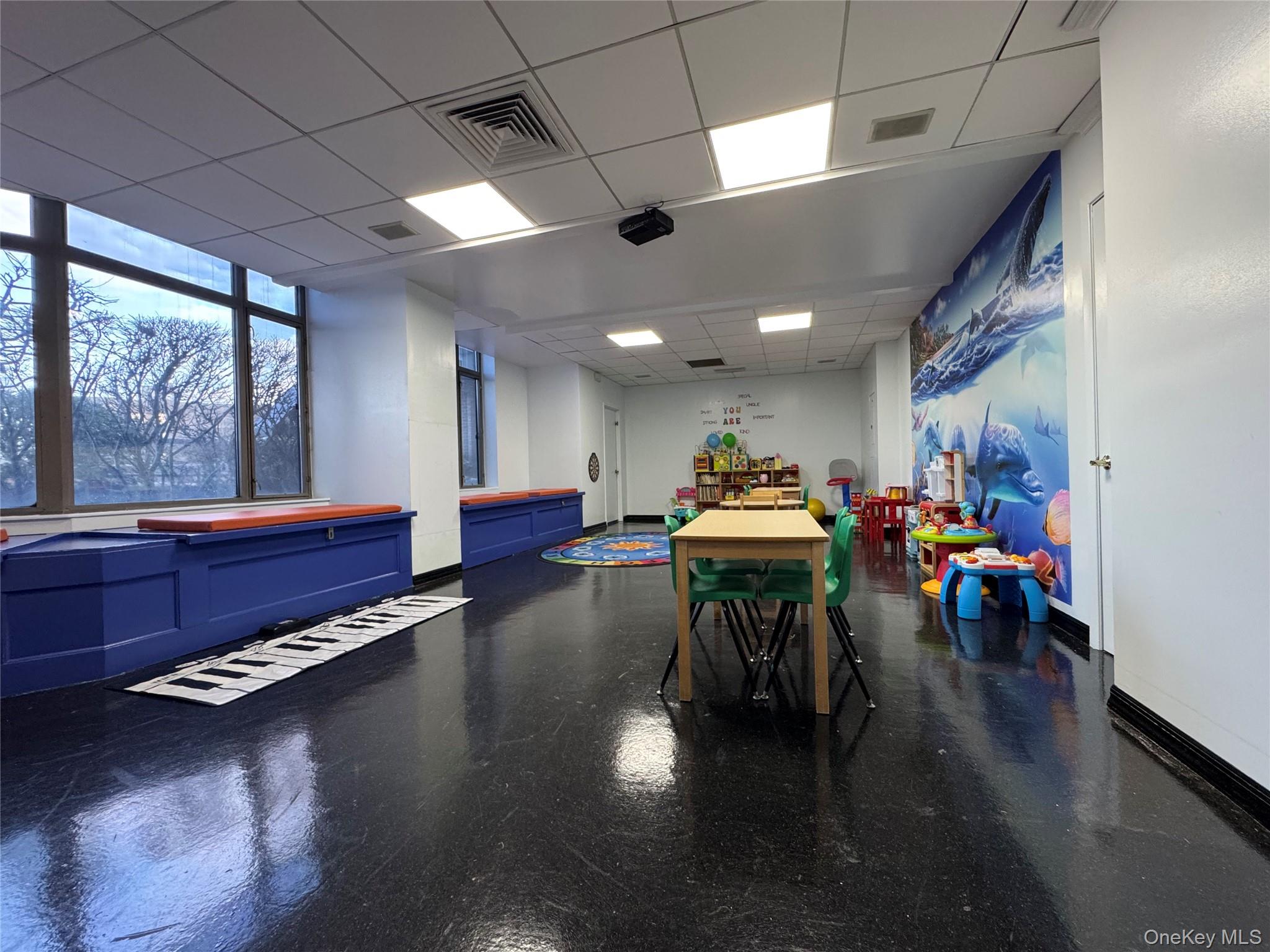 #19 photo, 11201 Queens Boulevard, Forest Hills , NY 11375