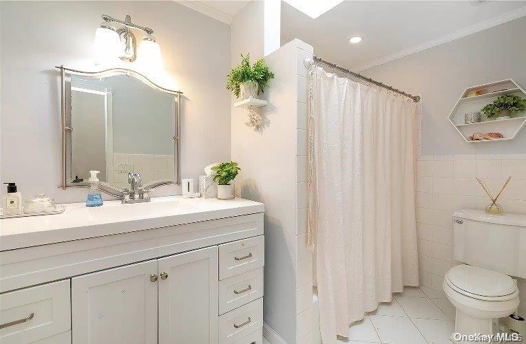 #4 photo, 1 Motts Lane, Glenwood Landing , NY 11547