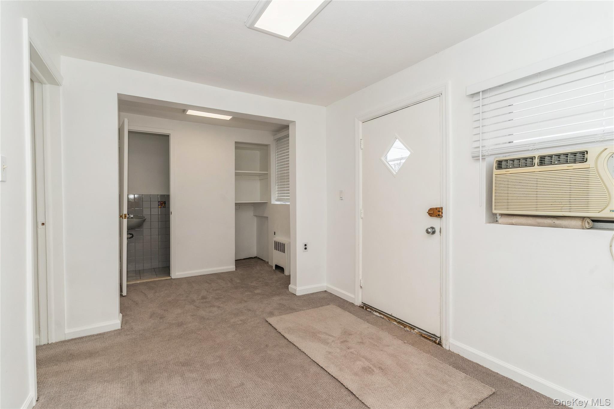 #16 photo, 253 E Meadow Avenue, Нассау ‖ East Meadow , NY 11554