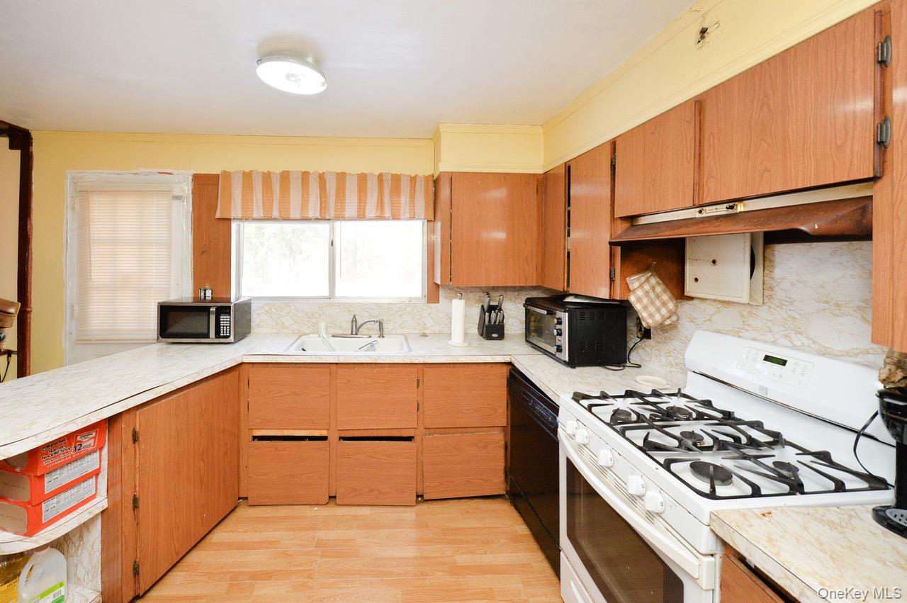 #19 photo, 7 S Oak Street, Spring Valley , NY 10977