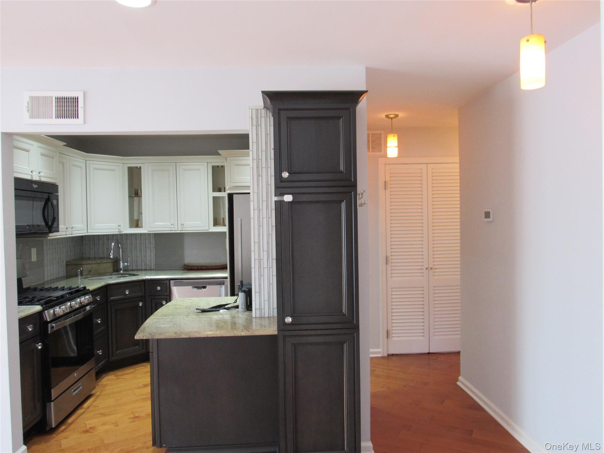 #8 photo, 302 Town Hill Road, Nanuet , NY 10954