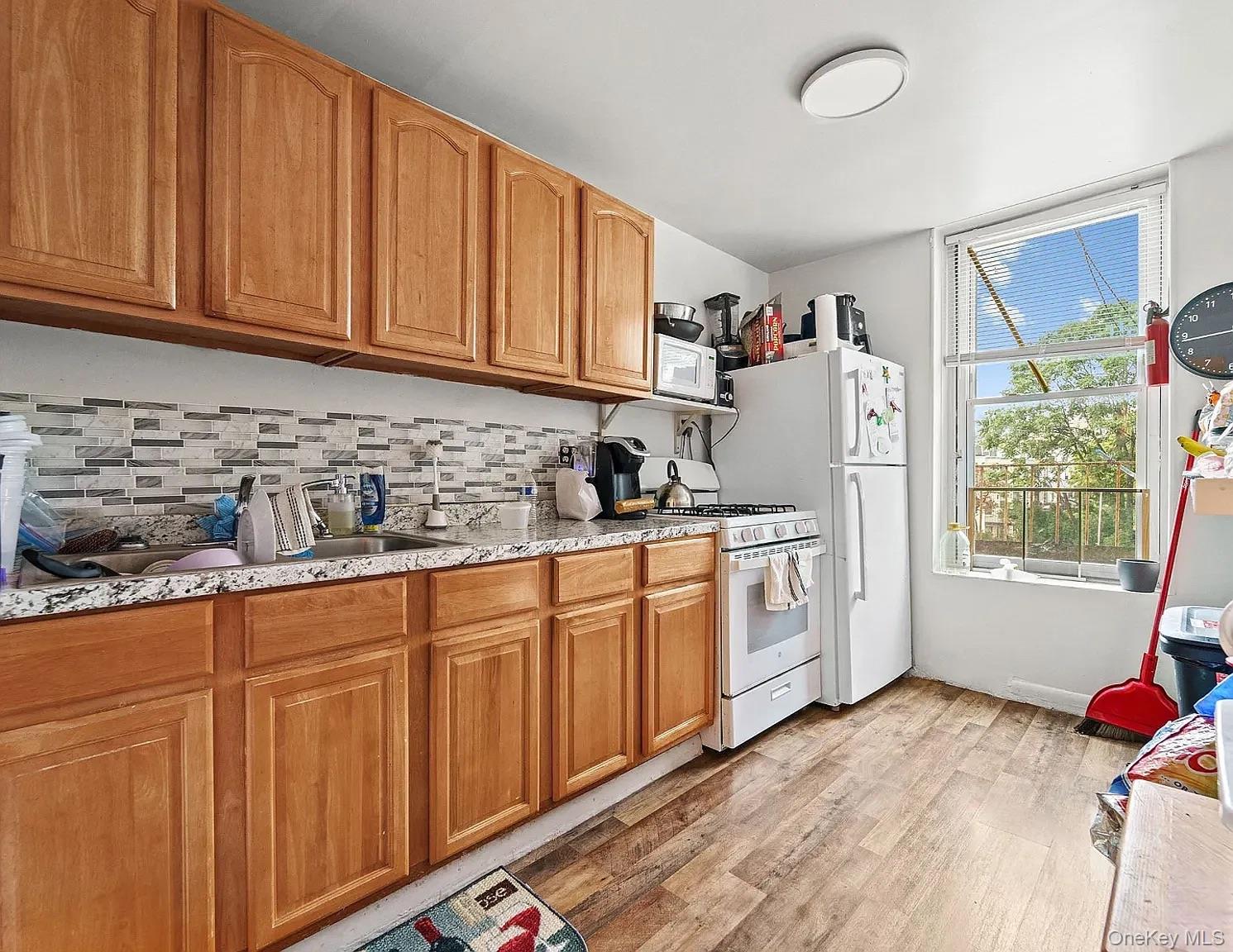 #14 photo, 7612 5th Avenue, Бруклин ‖ Brooklyn , NY 11209