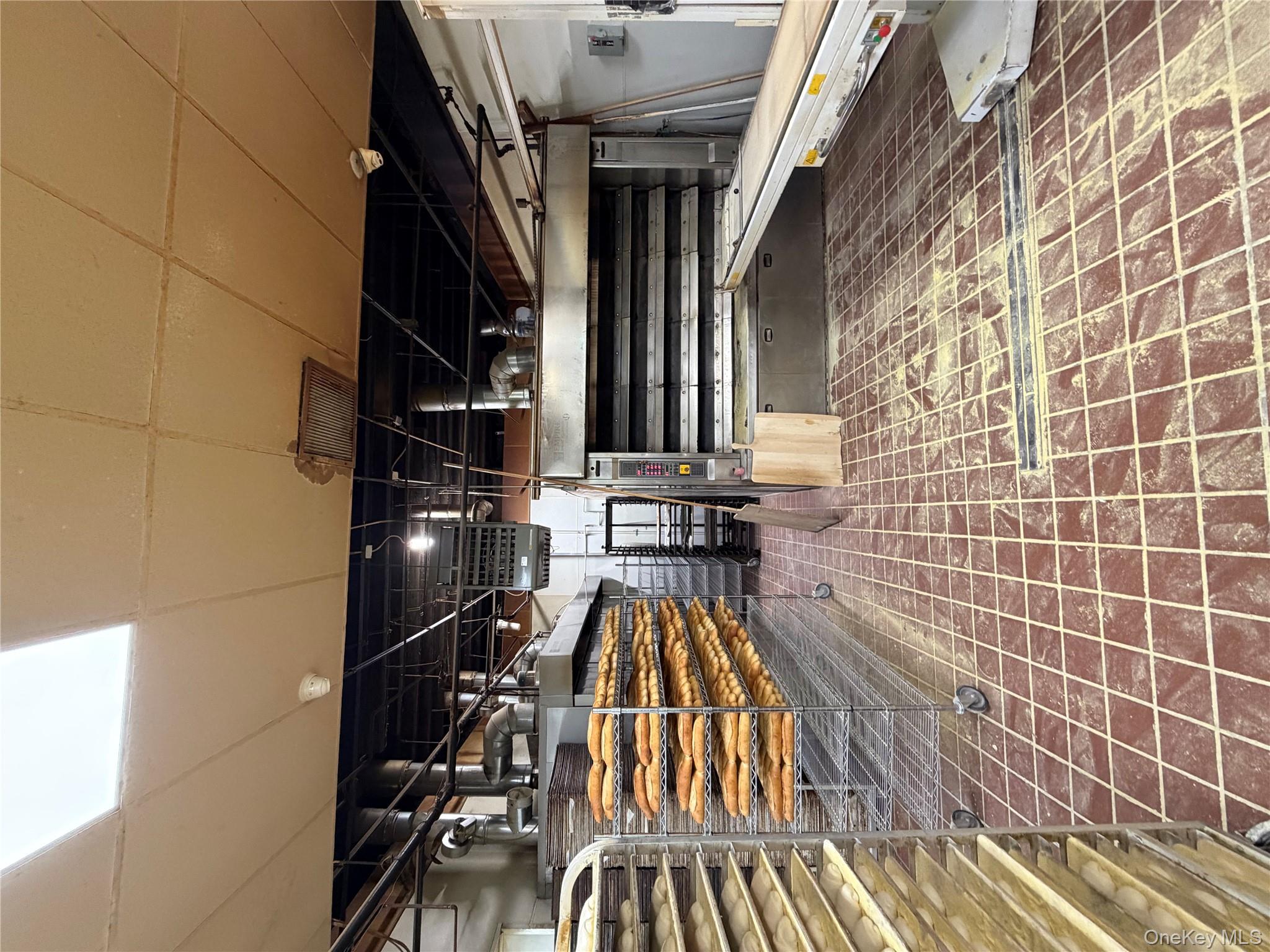 #6 photo, 7612 5th Avenue, Бруклин ‖ Brooklyn , NY 11209