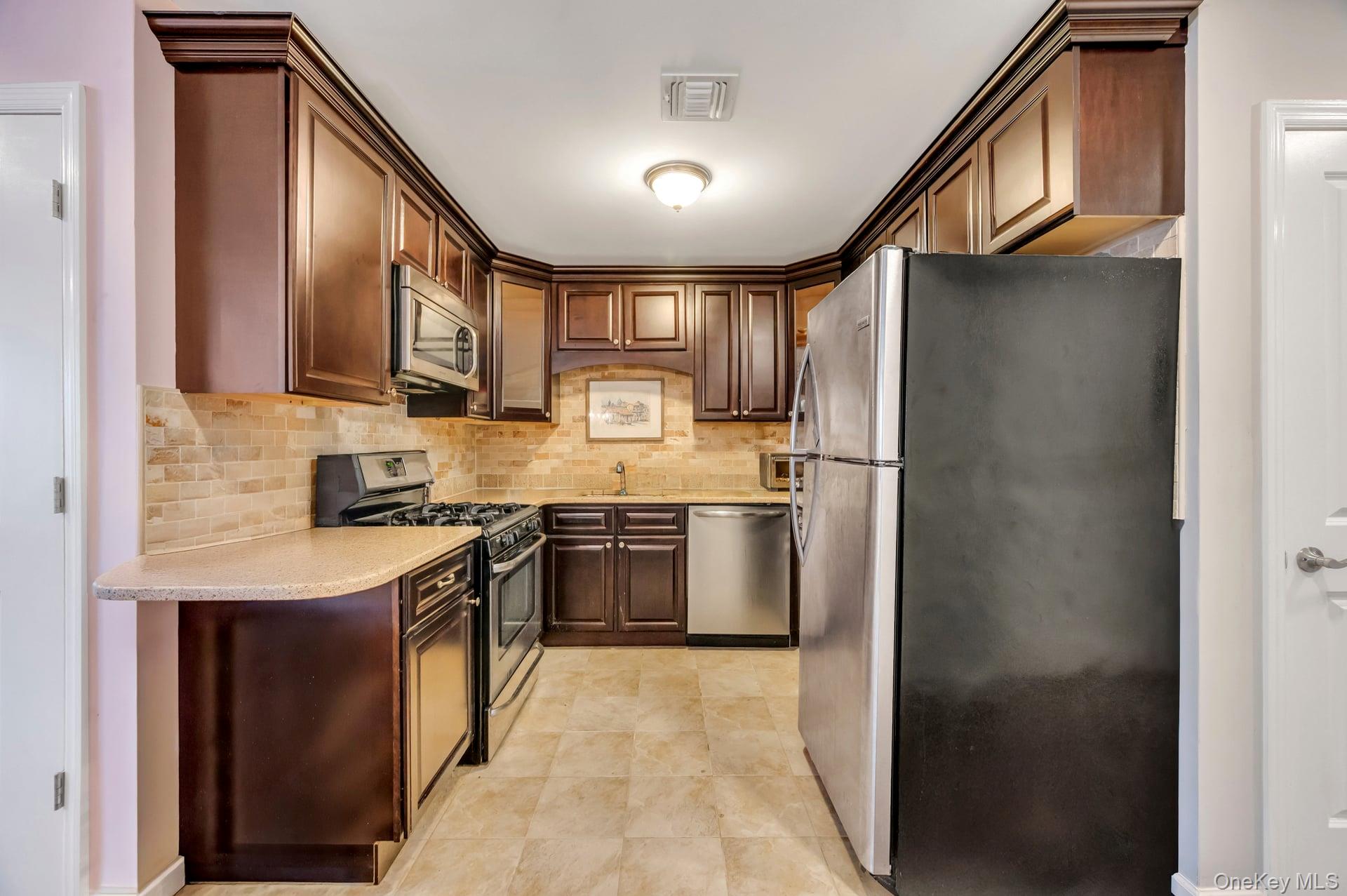 #5 photo, 115 Weatherby Lane, Central Islip , NY 11722