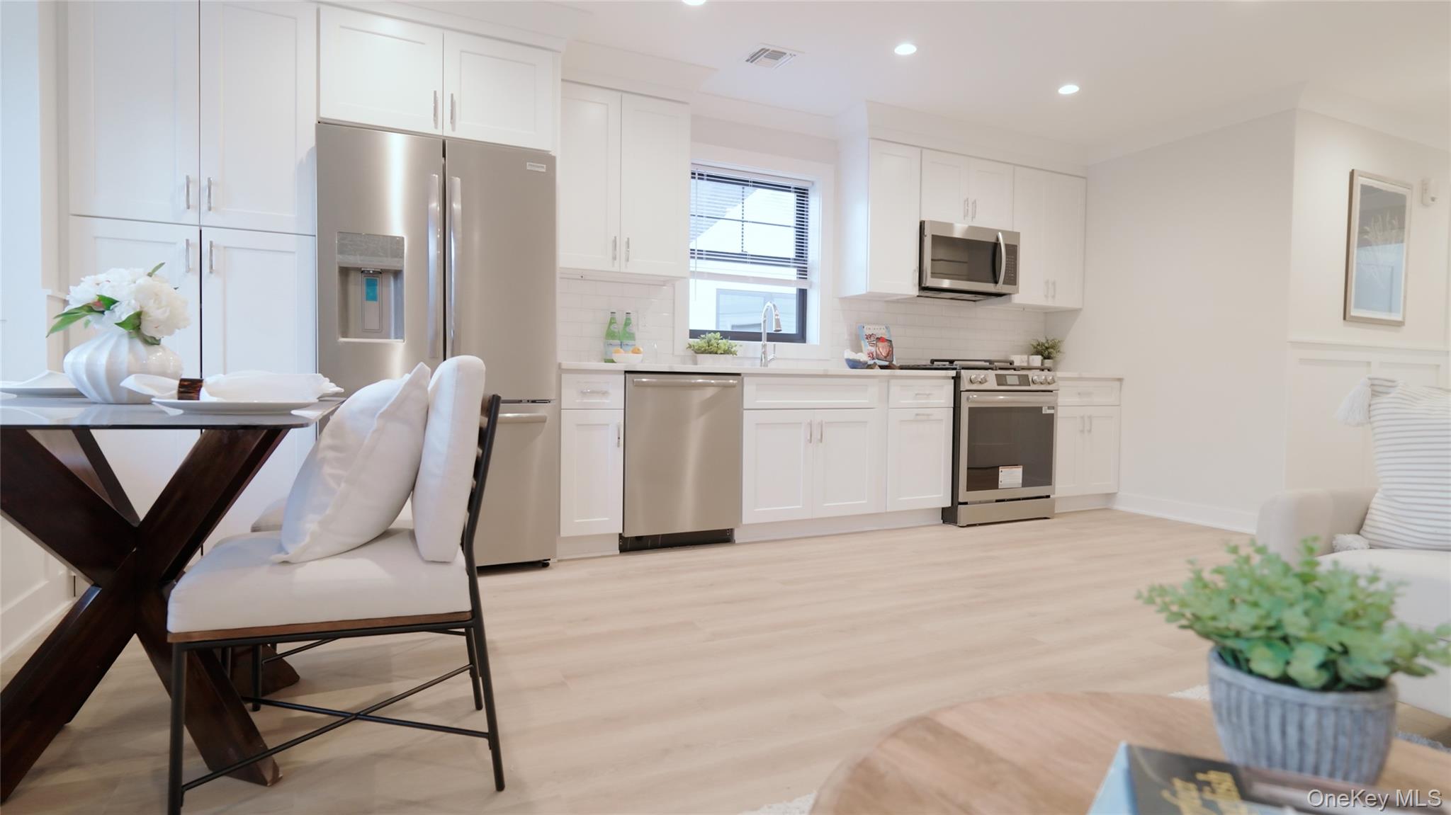 #10 photo, 161 Union Avenue, Lynbrook , NY 11563