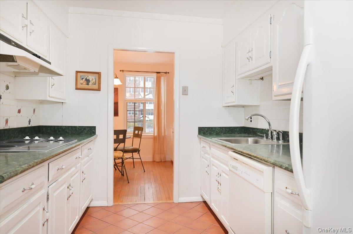 #18 photo, 160 MIDDLE NECK RD, Great Neck , NY 11021