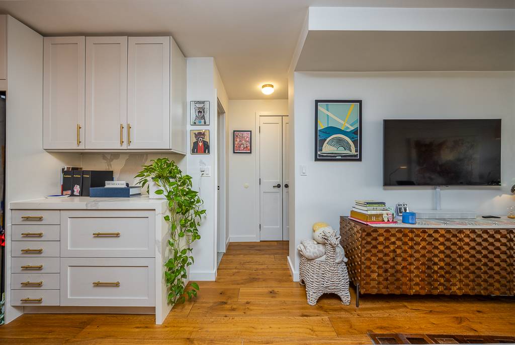 #26 photo, 305  E 24th Street, #19D, Kips Bay , NY 10010