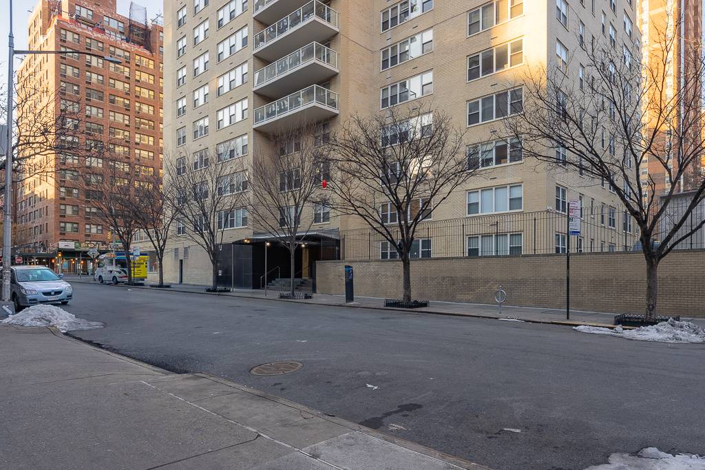 #9 photo, 305  E 24th Street, #19D, Kips Bay , NY 10010