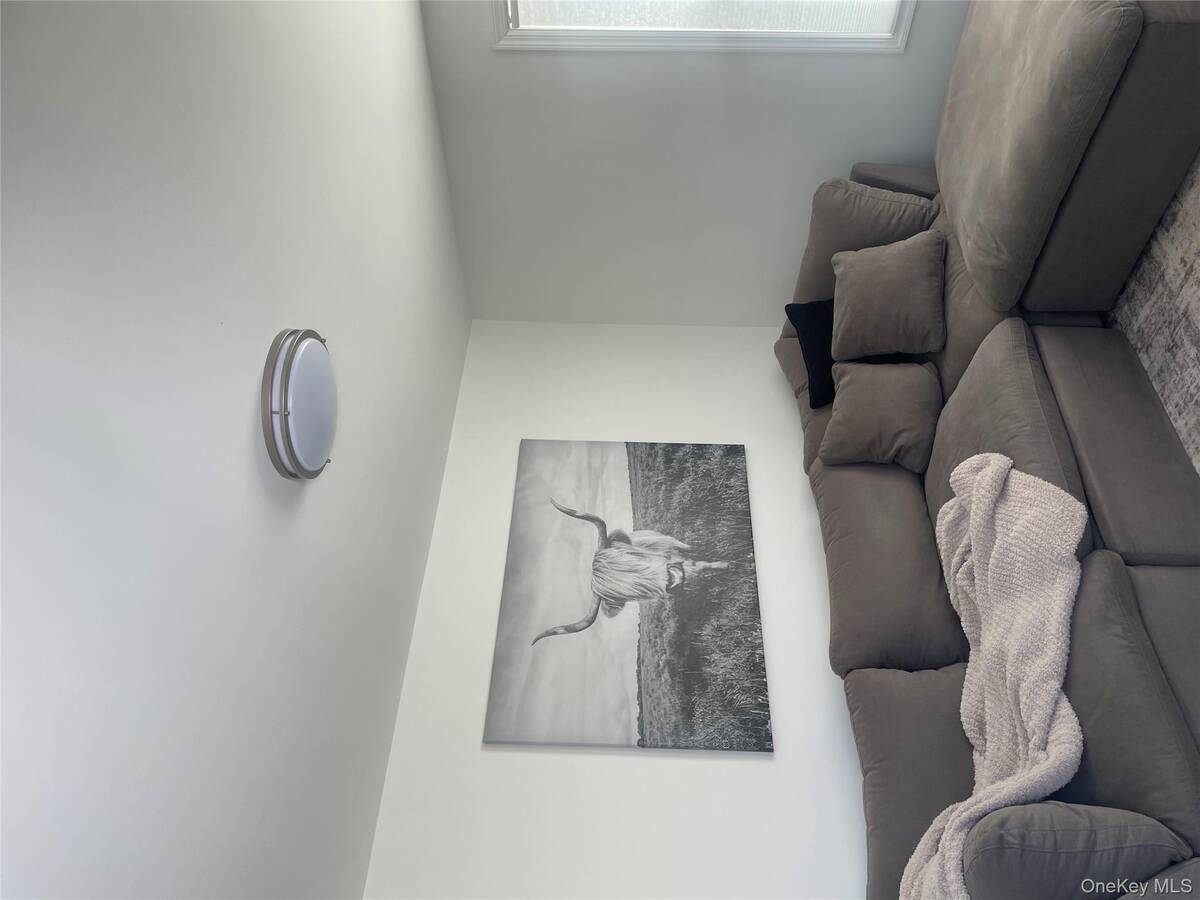 #2 photo, 7 Anawanda Road, North Babylon , NY 11703