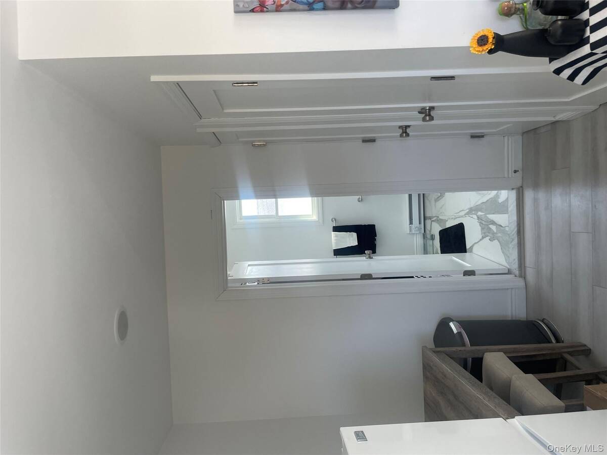 #5 photo, 7 Anawanda Road, North Babylon , NY 11703