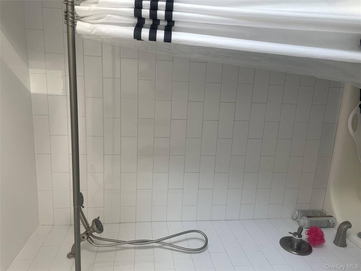 #7 photo, 7 Anawanda Road, North Babylon , NY 11703