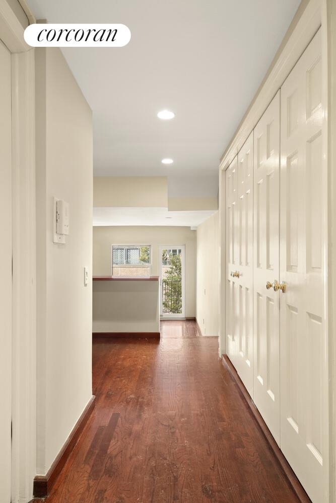 #6 photo, 211 THOMPSON Street, Greenwich Village , NY 10012