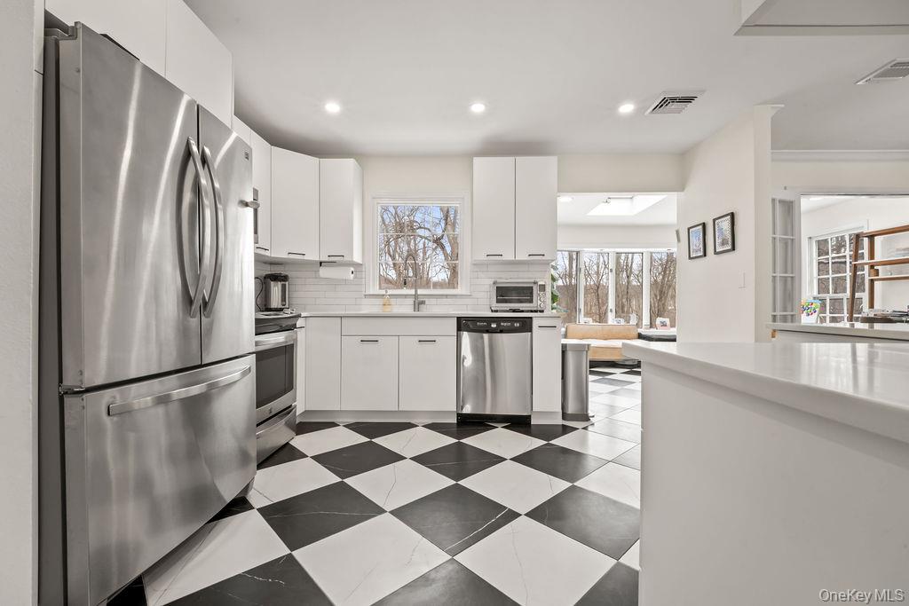 #10 photo, 10 Cottage Lane, Suffern , NY 10901