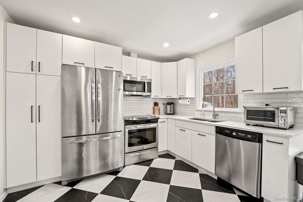 #12 photo, 10 Cottage Lane, Suffern , NY 10901