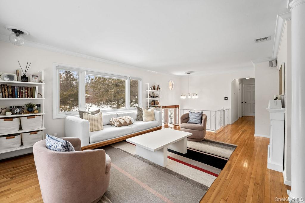 #8 photo, 10 Cottage Lane, Suffern , NY 10901