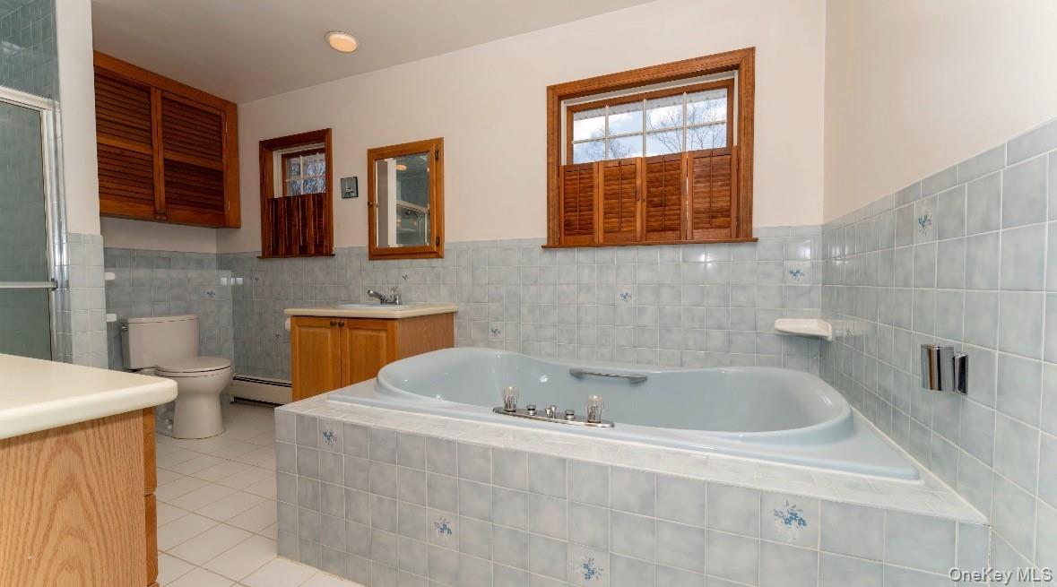 #19 photo, 3 Danielle Court, Montebello , NY 10901