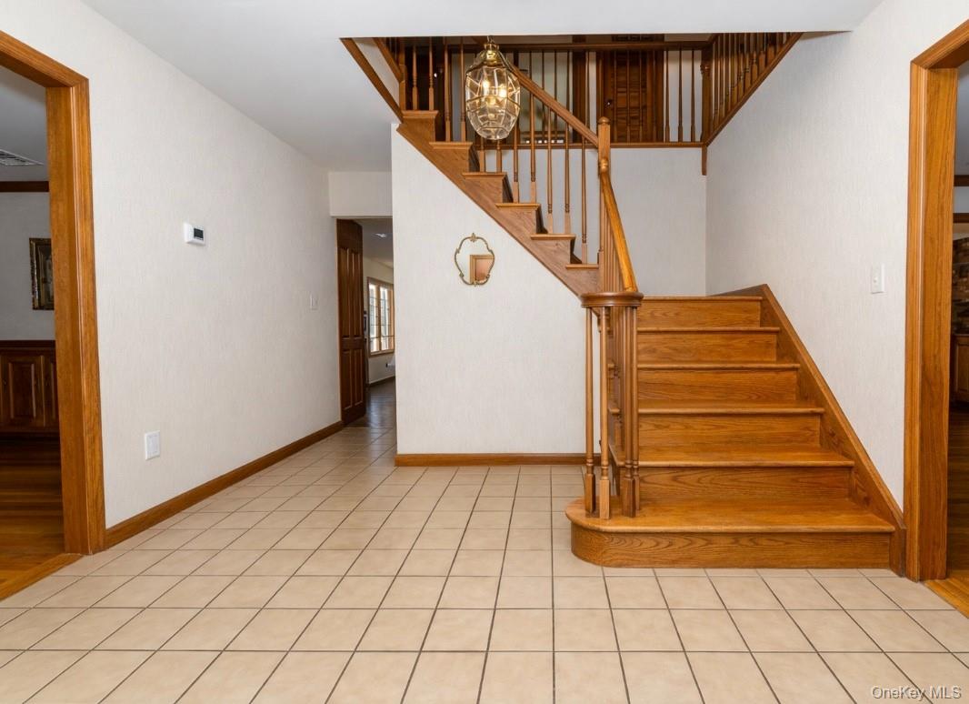 #5 photo, 3 Danielle Court, Montebello , NY 10901