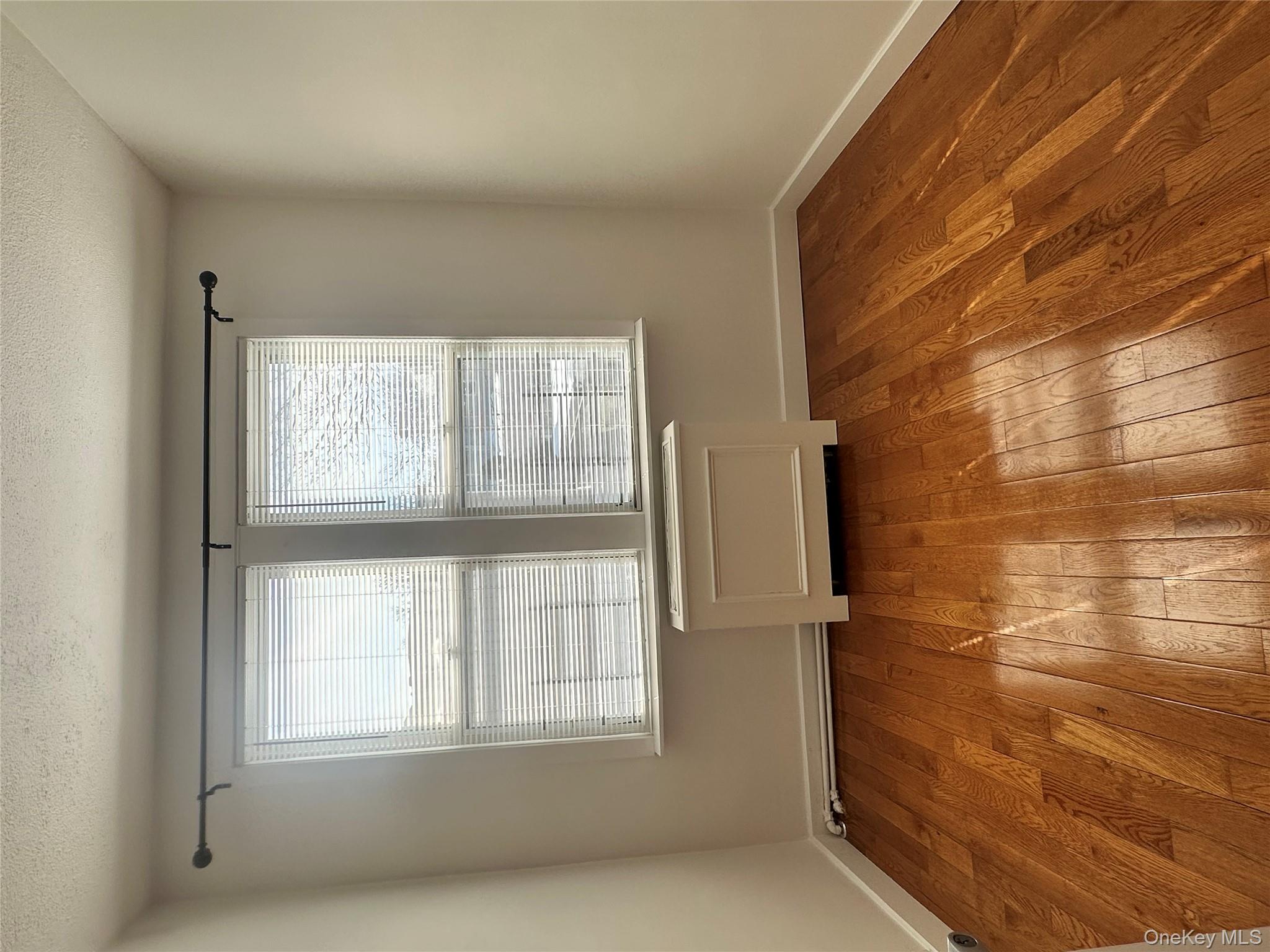 #10 photo, 6034 56th Road, कुईंस Maspeth , NY 11378