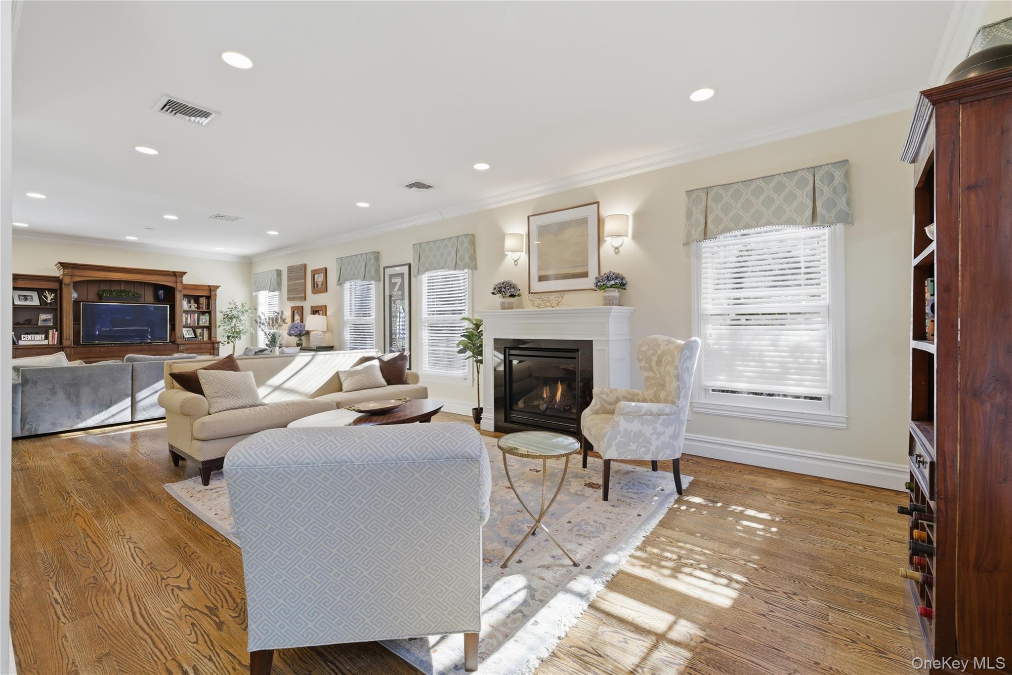 #4 photo, 755 N Village Avenue, Rockville Centre , NY 11570