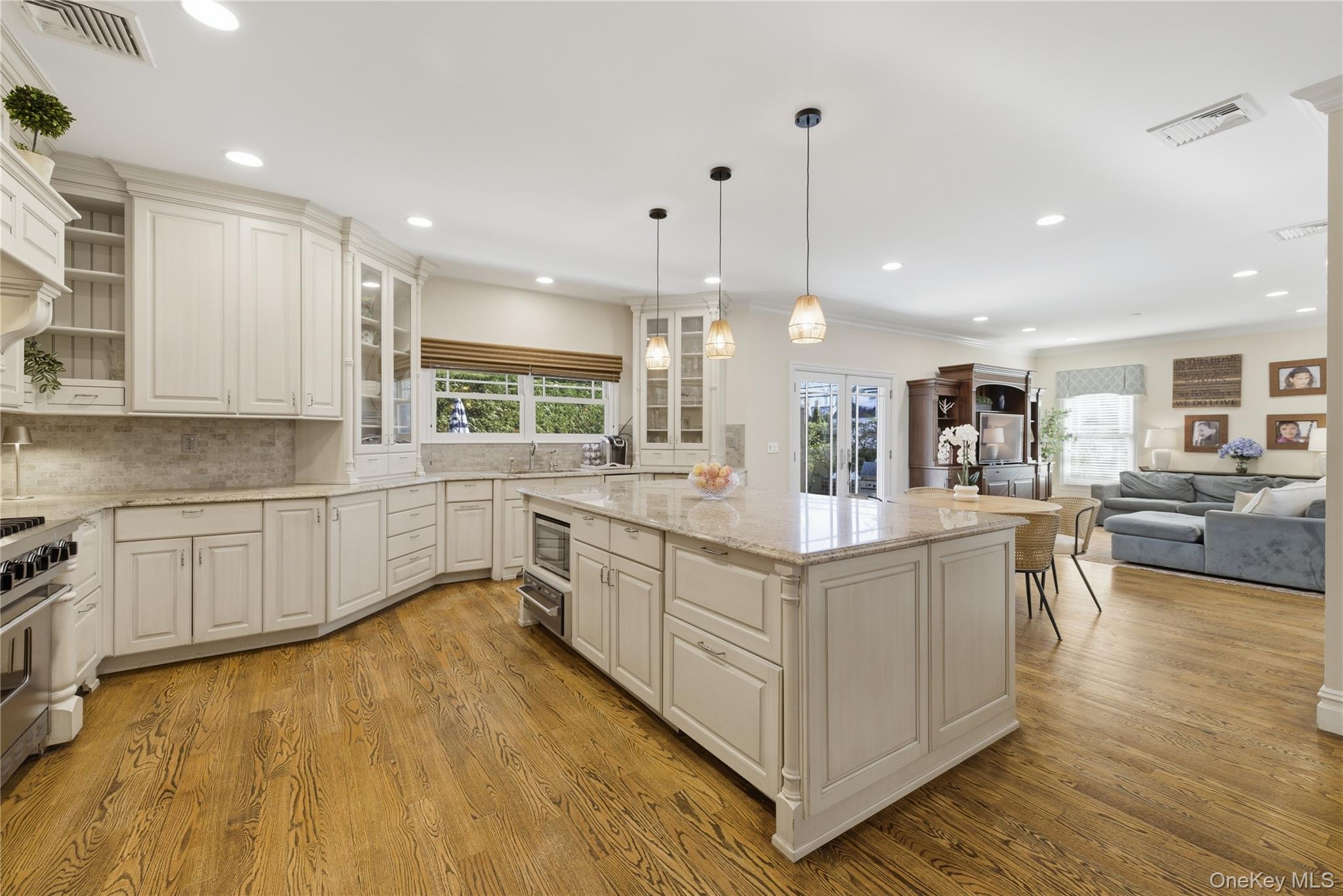 #8 photo, 755 N Village Avenue, Rockville Centre , NY 11570