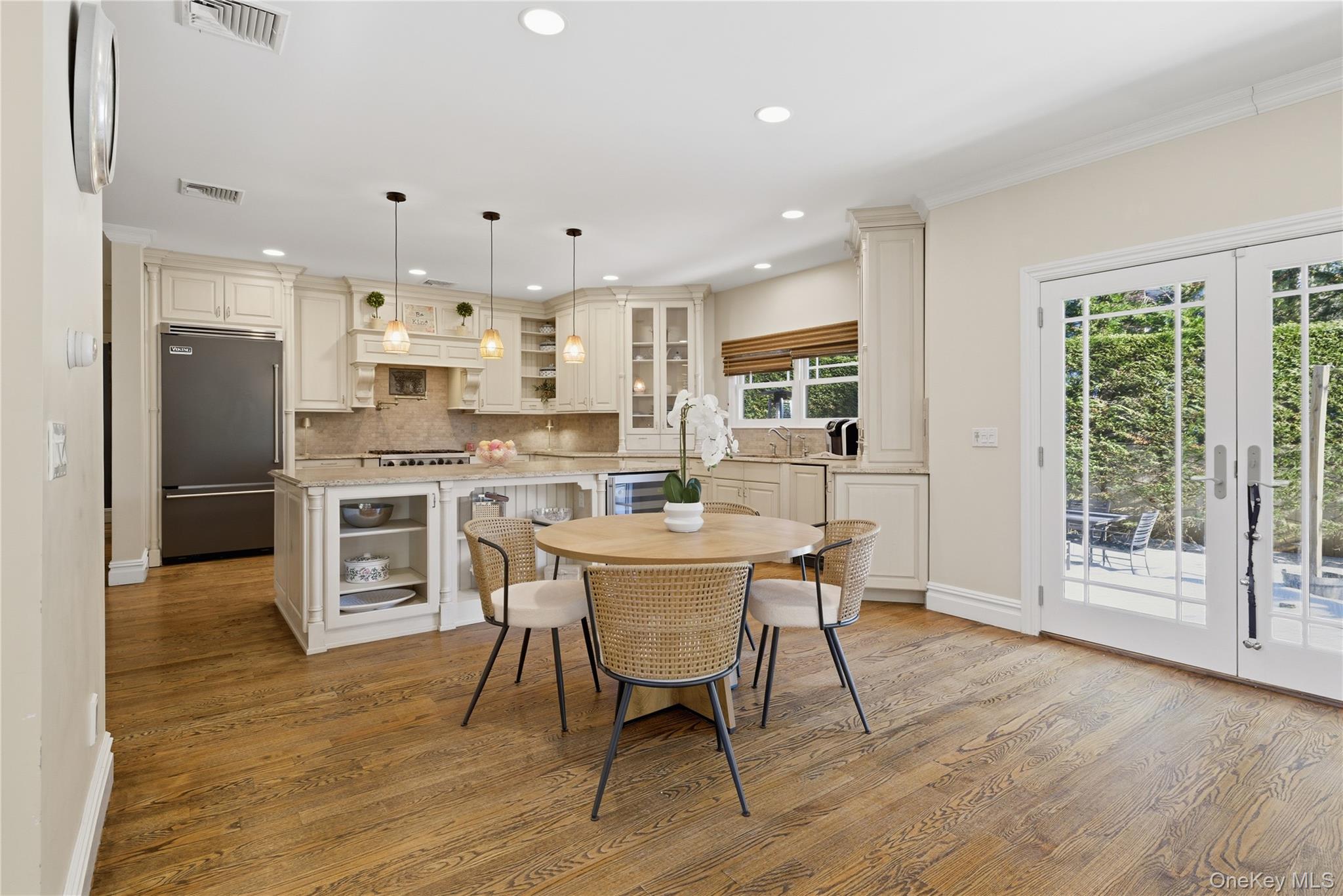 #9 photo, 755 N Village Avenue, Rockville Centre , NY 11570