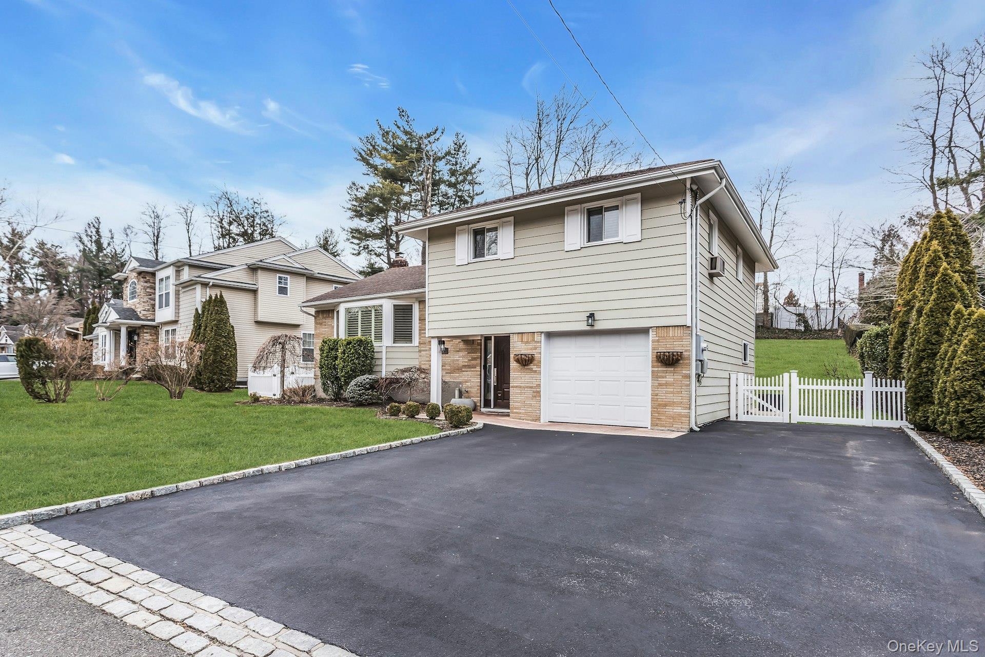 #2 photo, 17 Meadowfield, 롱 아일랜드 Glen Cove , NY 11542