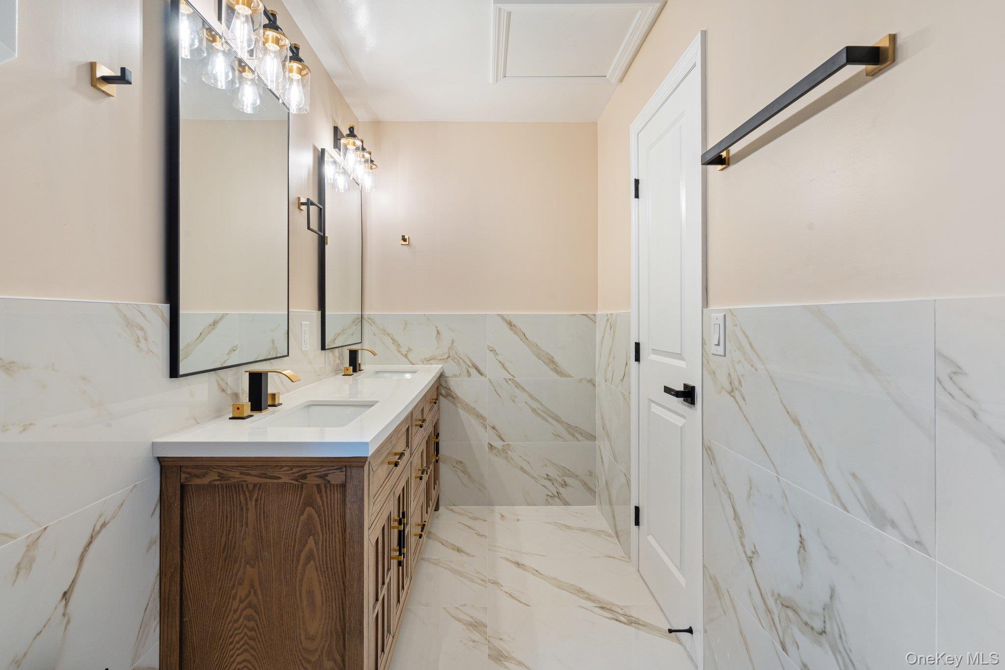 #18 photo, 6 Doe Path, Coram , NY 11727