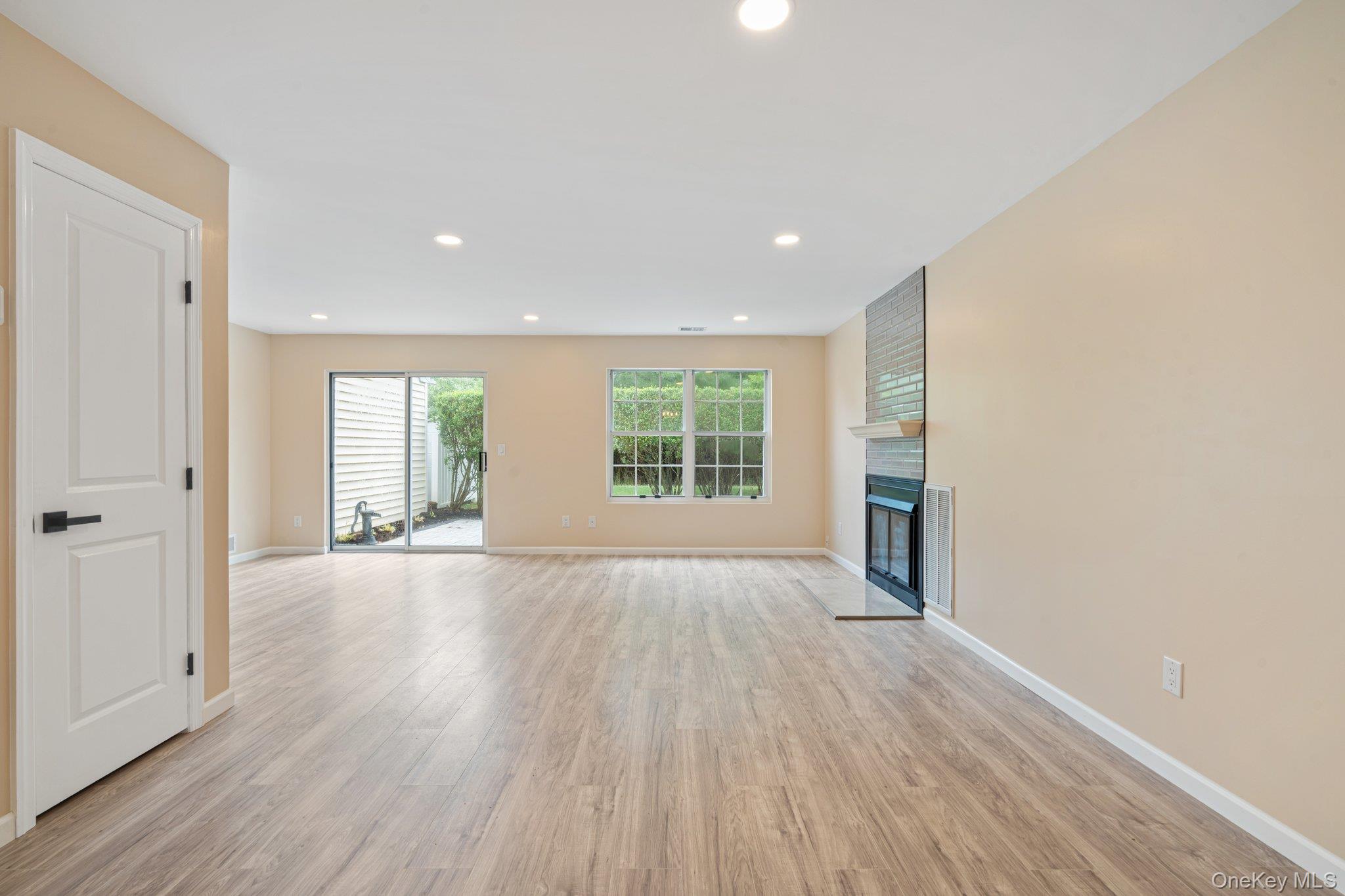 #4 photo, 6 Doe Path, Coram , NY 11727