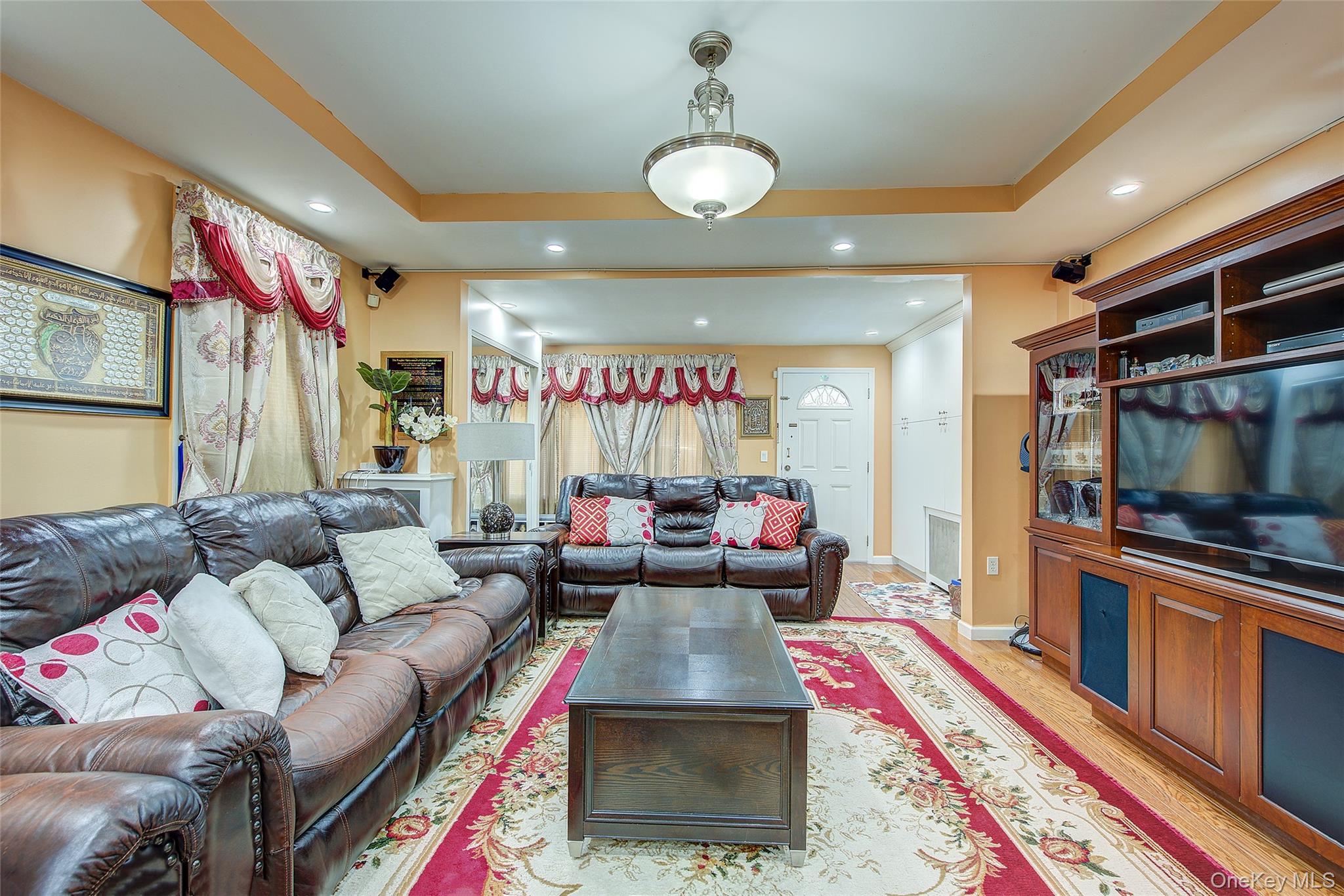 #19 photo, 8848 201 ST, Hollis , NY 11423