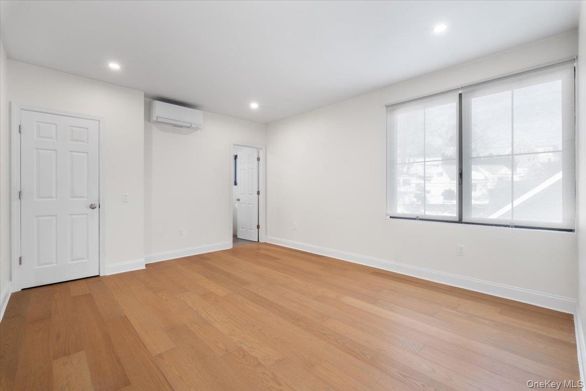 #16 photo, 31 Maple Street, Scarsdale , NY 10583