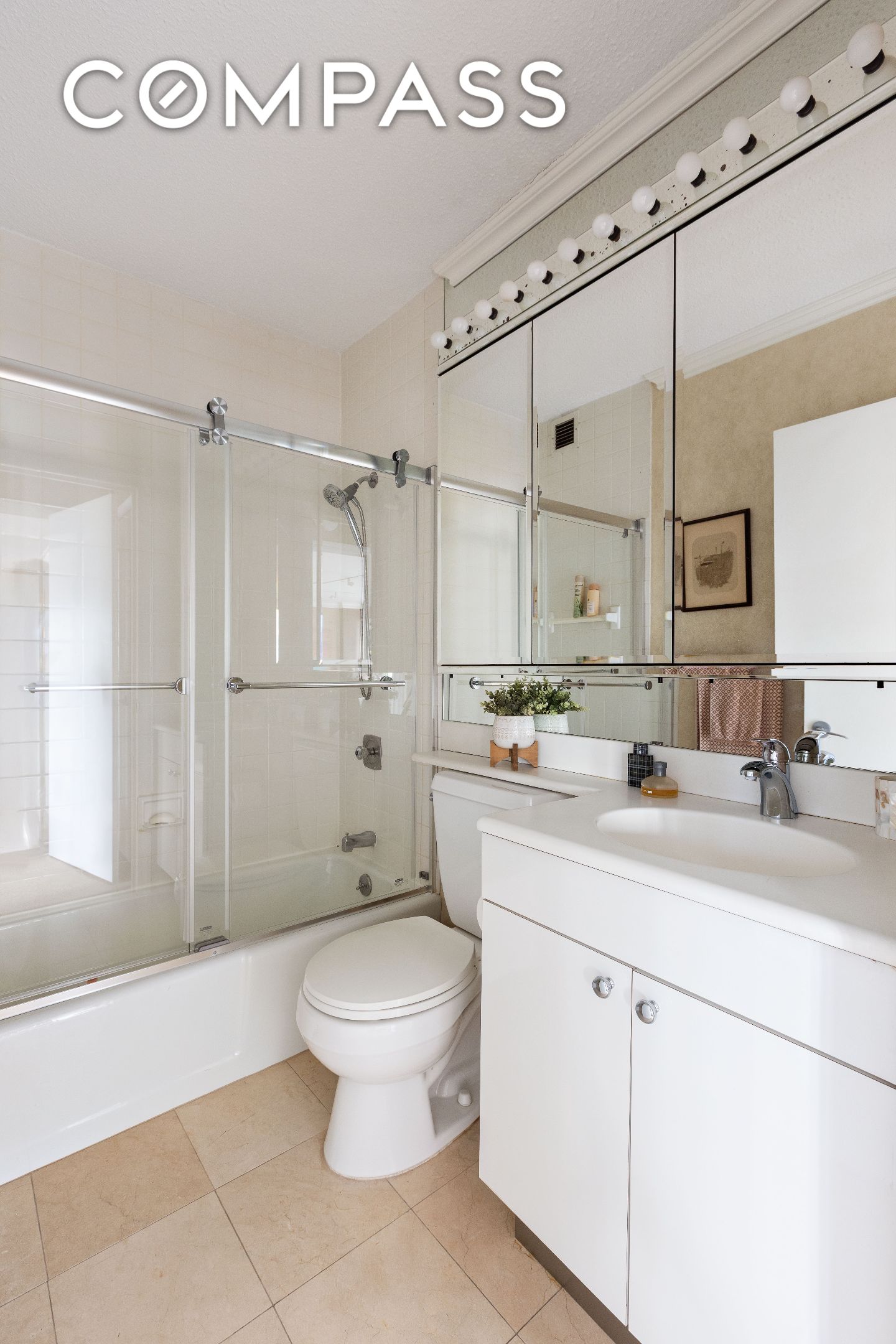 #14 photo, 347 W 57th Street, ম্যানহাটন Hell's Kitchen , NY 10019