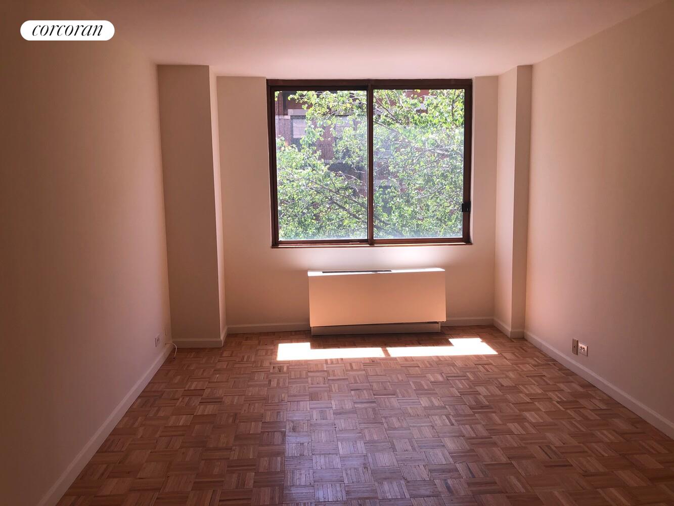 #4 photo, 350 W 50TH Street, Hell's Kitchen , NY 10019