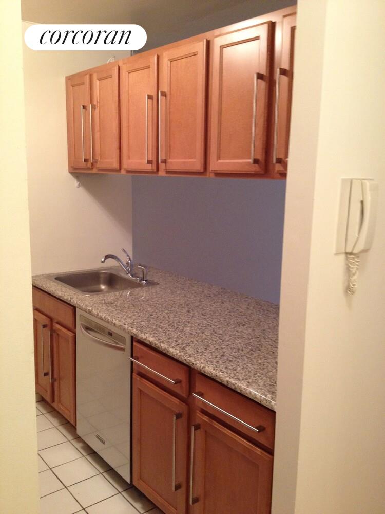 #7 photo, 350 W 50TH Street, Hell's Kitchen , NY 10019