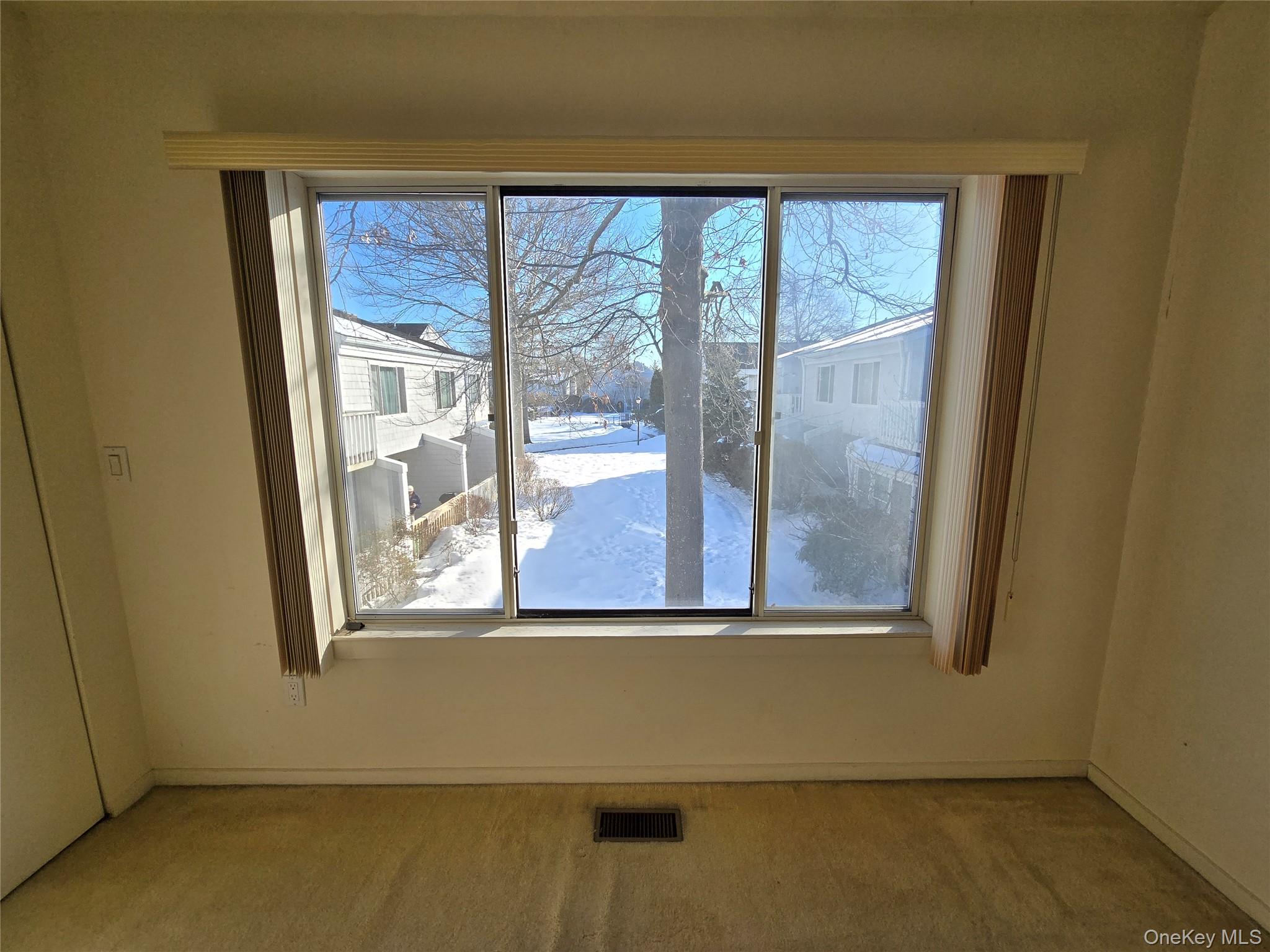 #13 photo, 220 Montauk Highway, Speonk , NY 11972