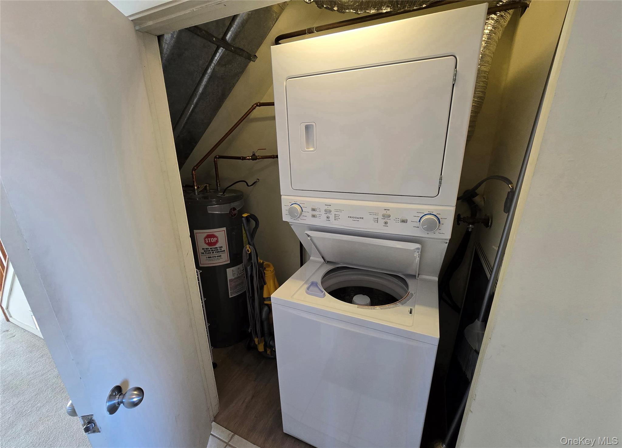 #18 photo, 220 Montauk Highway, Speonk , NY 11972