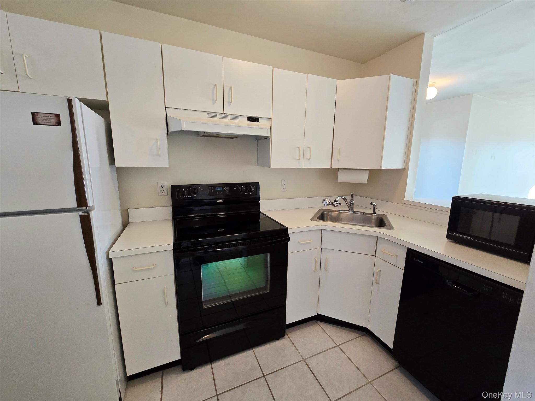 #4 photo, 220 Montauk Highway, Speonk , NY 11972