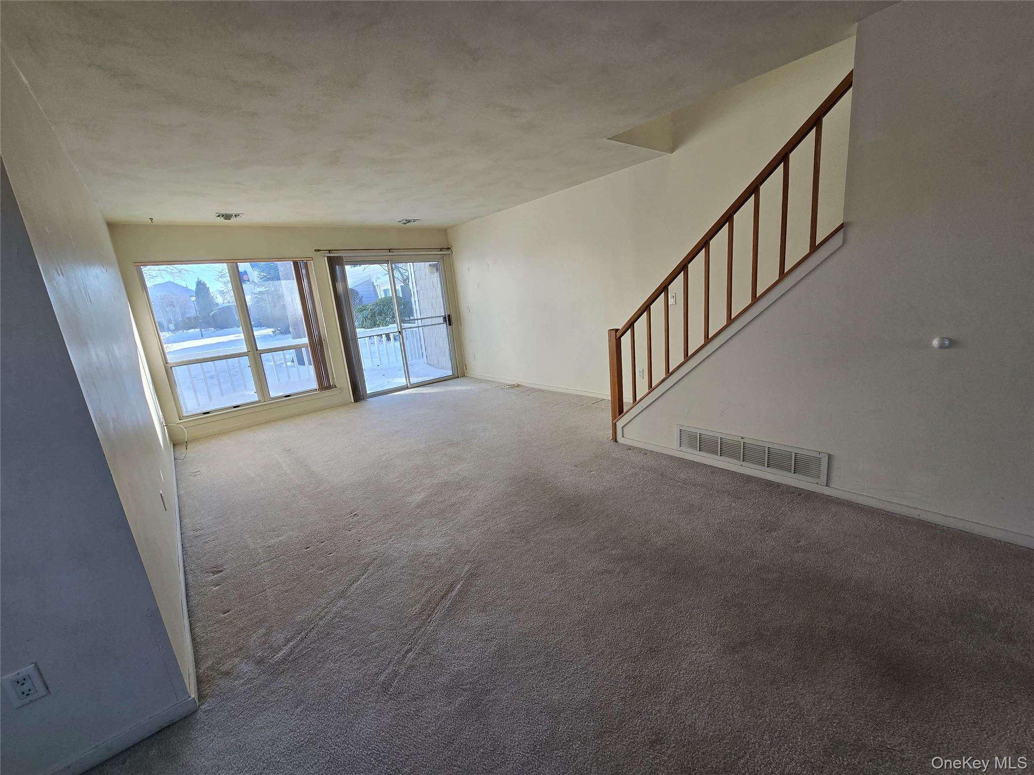 #7 photo, 220 Montauk Highway, Speonk , NY 11972