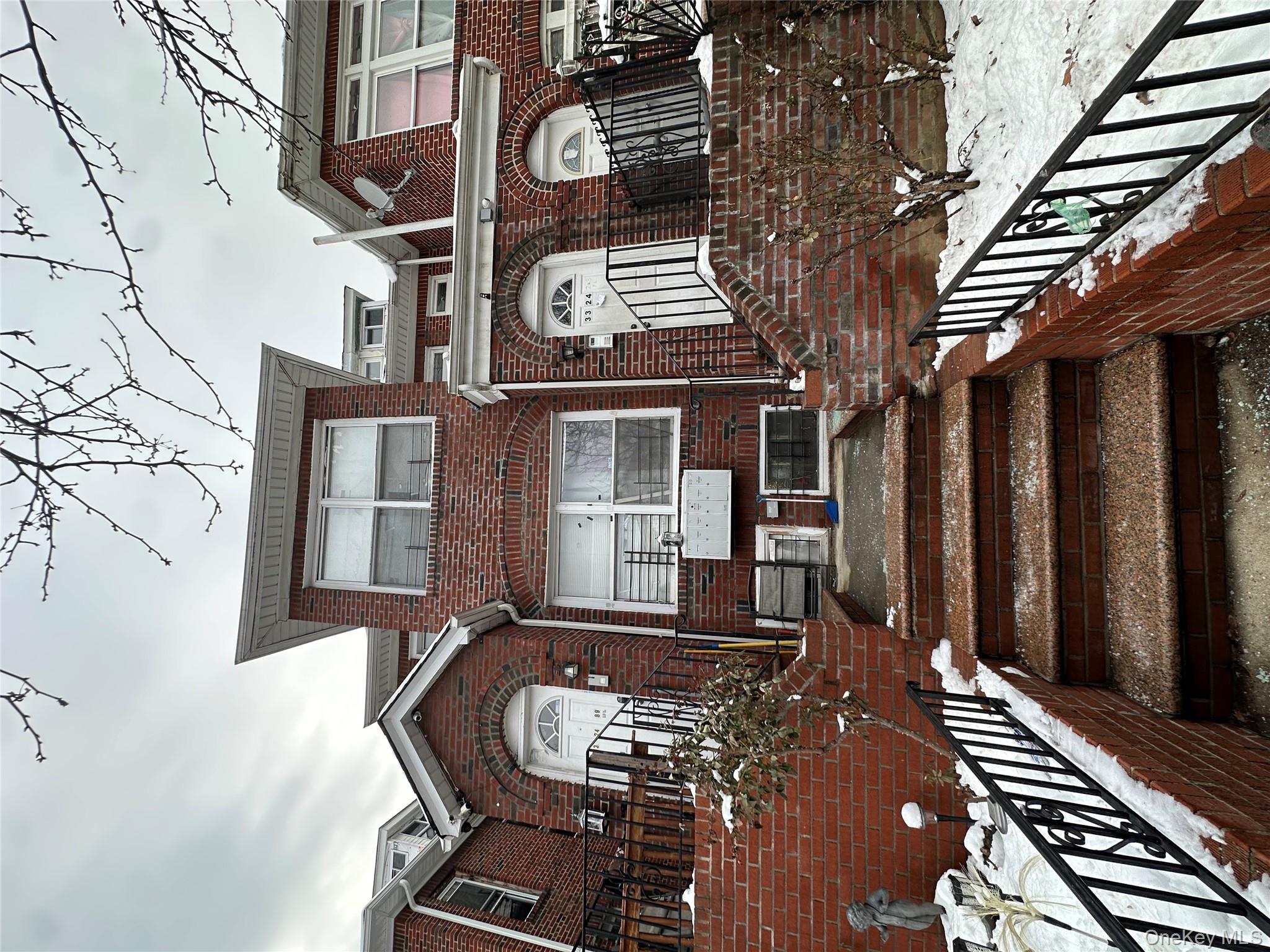 #1 photo, 3324 89th Street, 뉴욕퀸즈 Jackson Heights , NY 11372