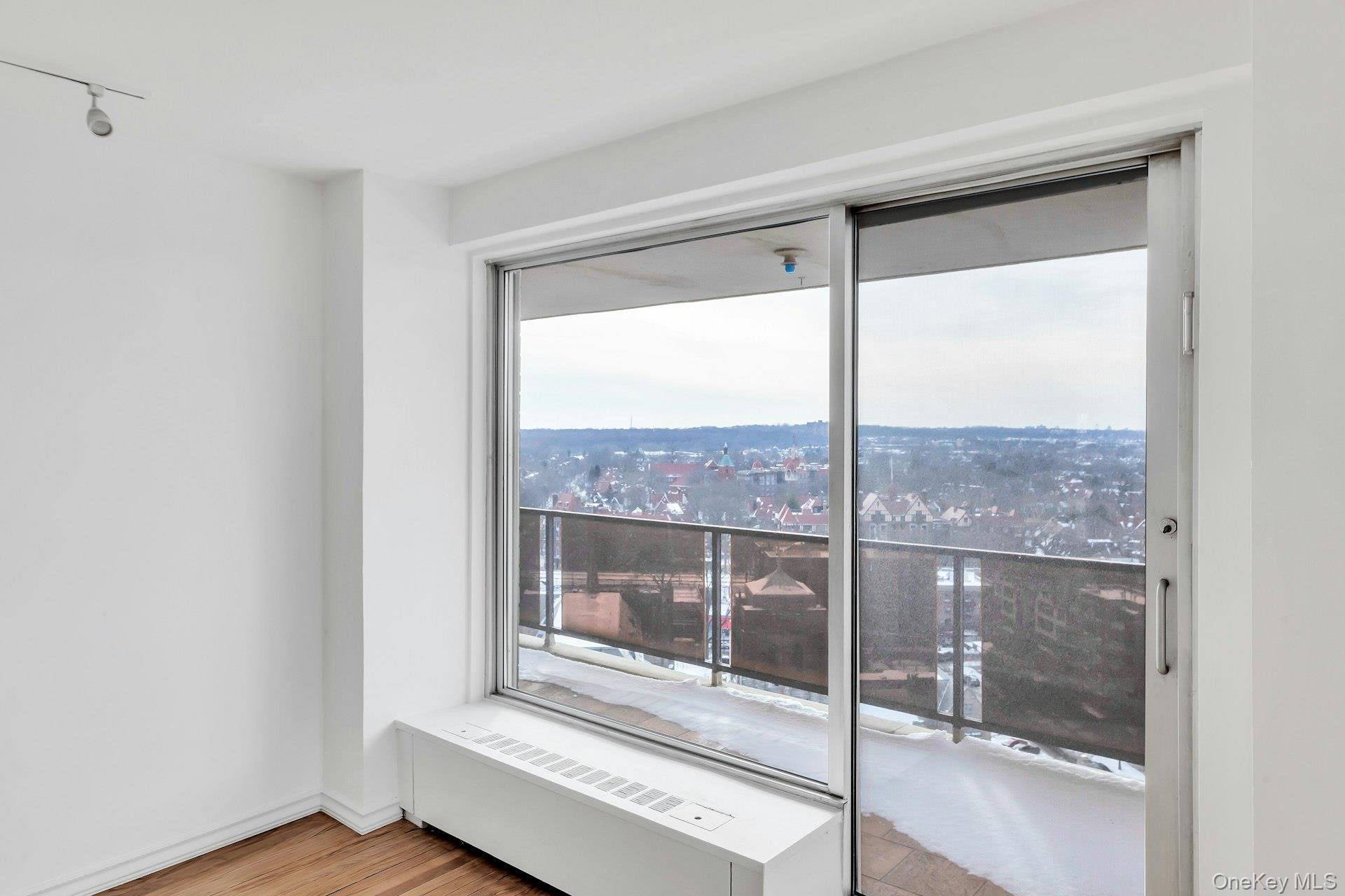 #10 photo, 110-11 Queens Boulevard, কুইন্‌স Forest Hills , NY 11375