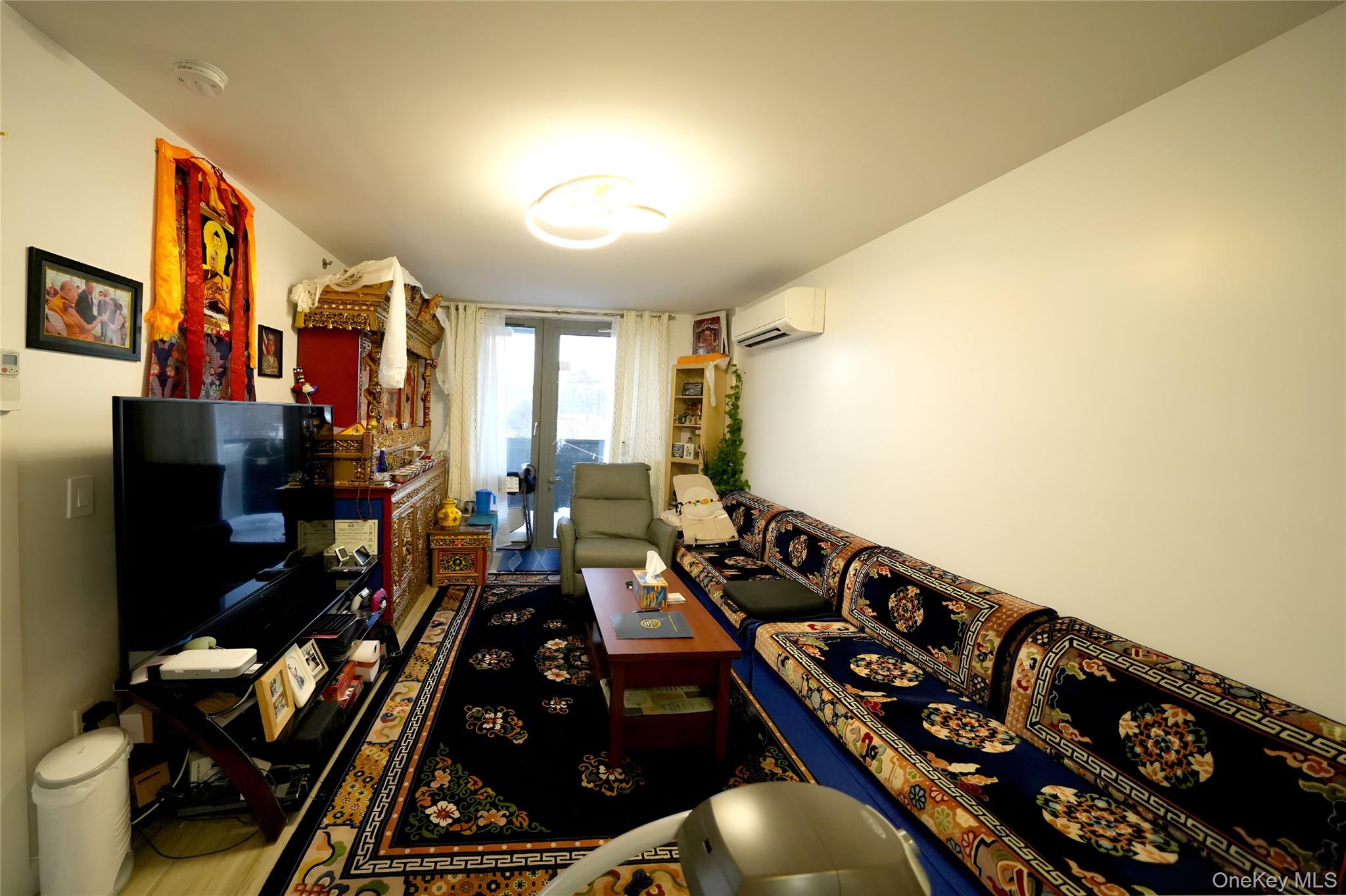 #2 photo, 7065 Queens Boulevard, Woodside , NY 11377