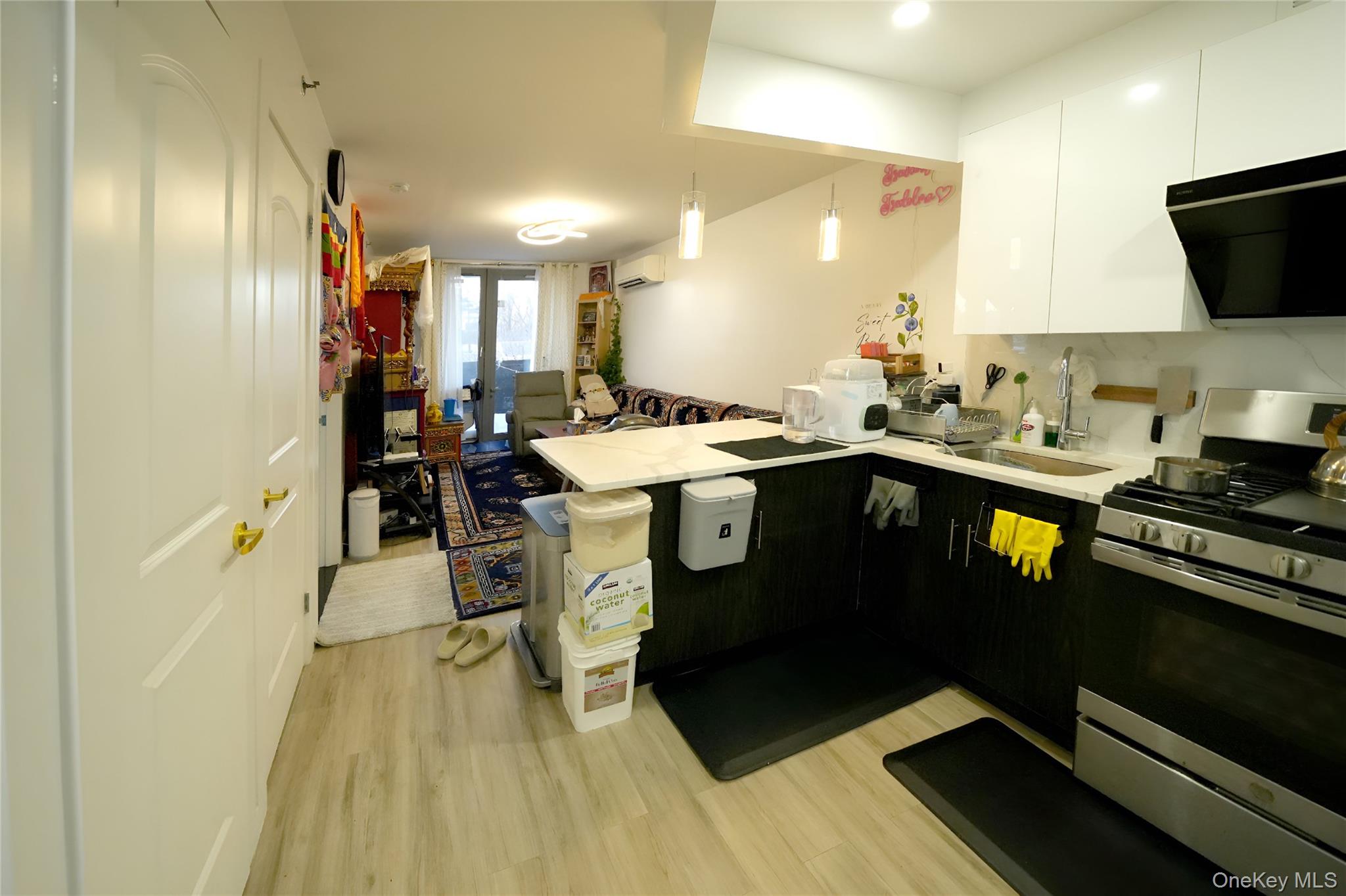 #6 photo, 7065 Queens Boulevard, Woodside , NY 11377