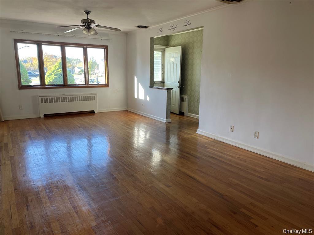 #2 photo, 1115 Agnes Court, 長島 Valley Stream , NY 11580