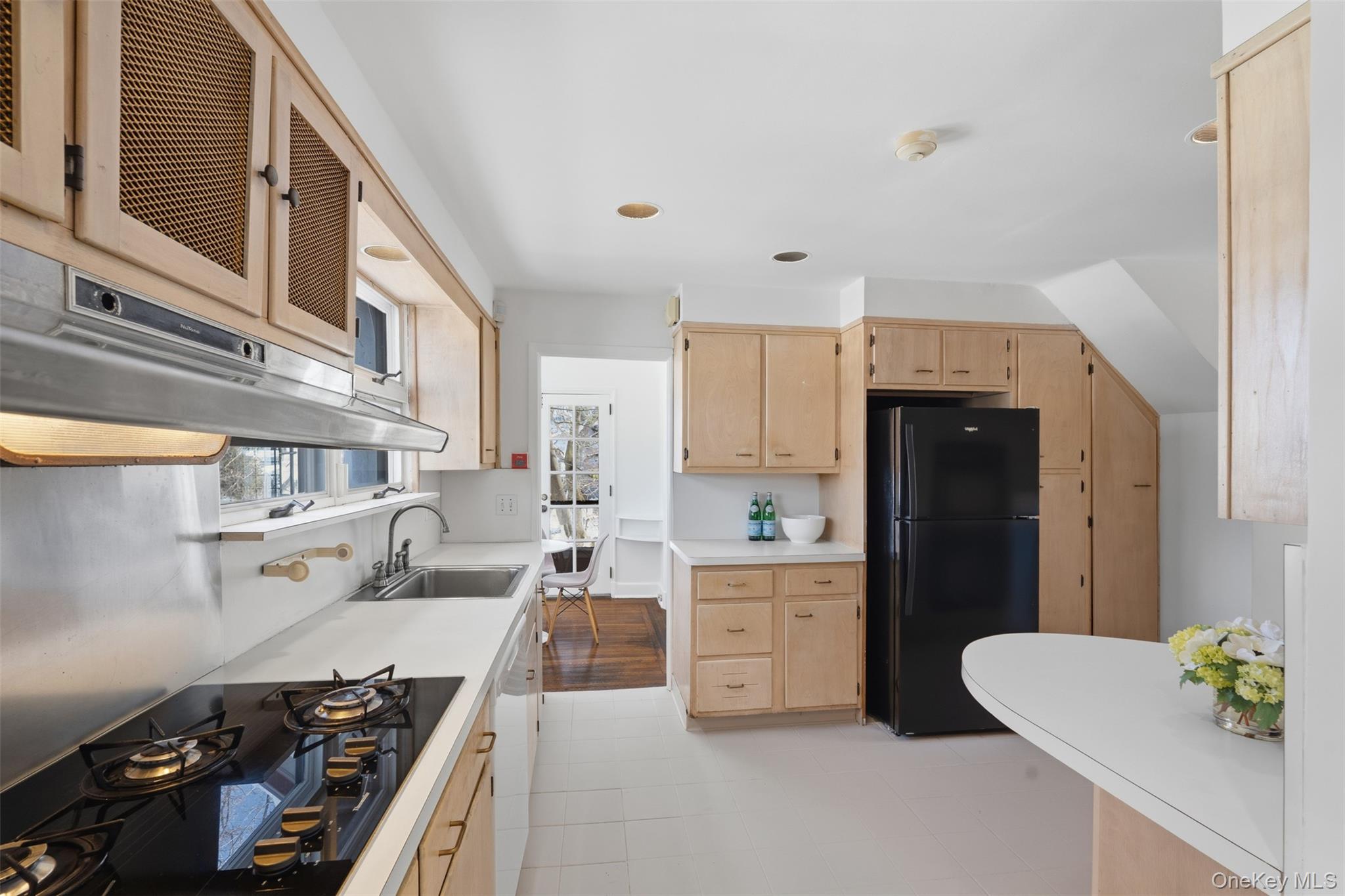 #16 photo, 2 Springdale Road, Larchmont , NY 10538