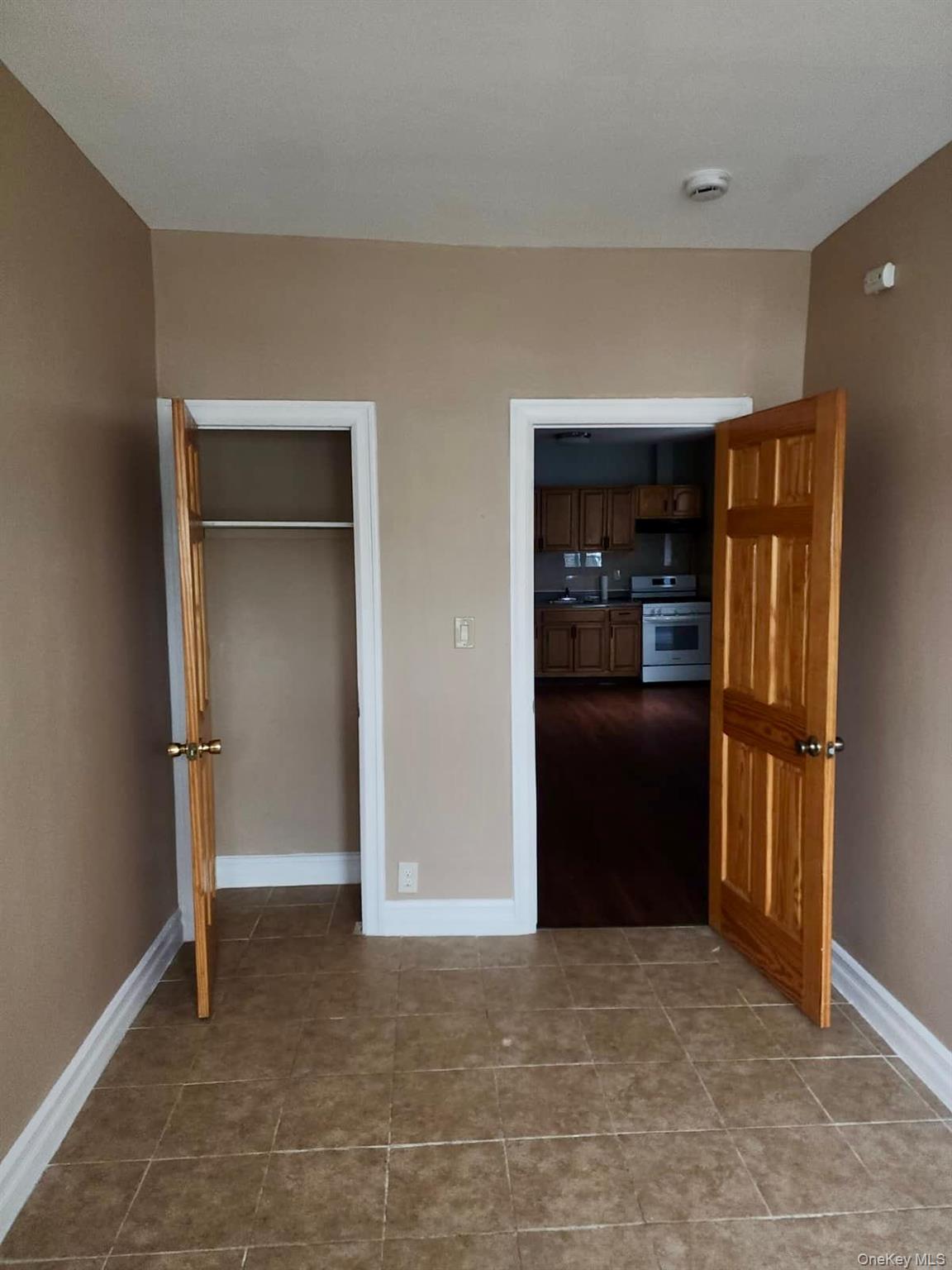 #12 photo, 116-43 Sutphin Boulevard, जमैका Jamaica , NY 11434