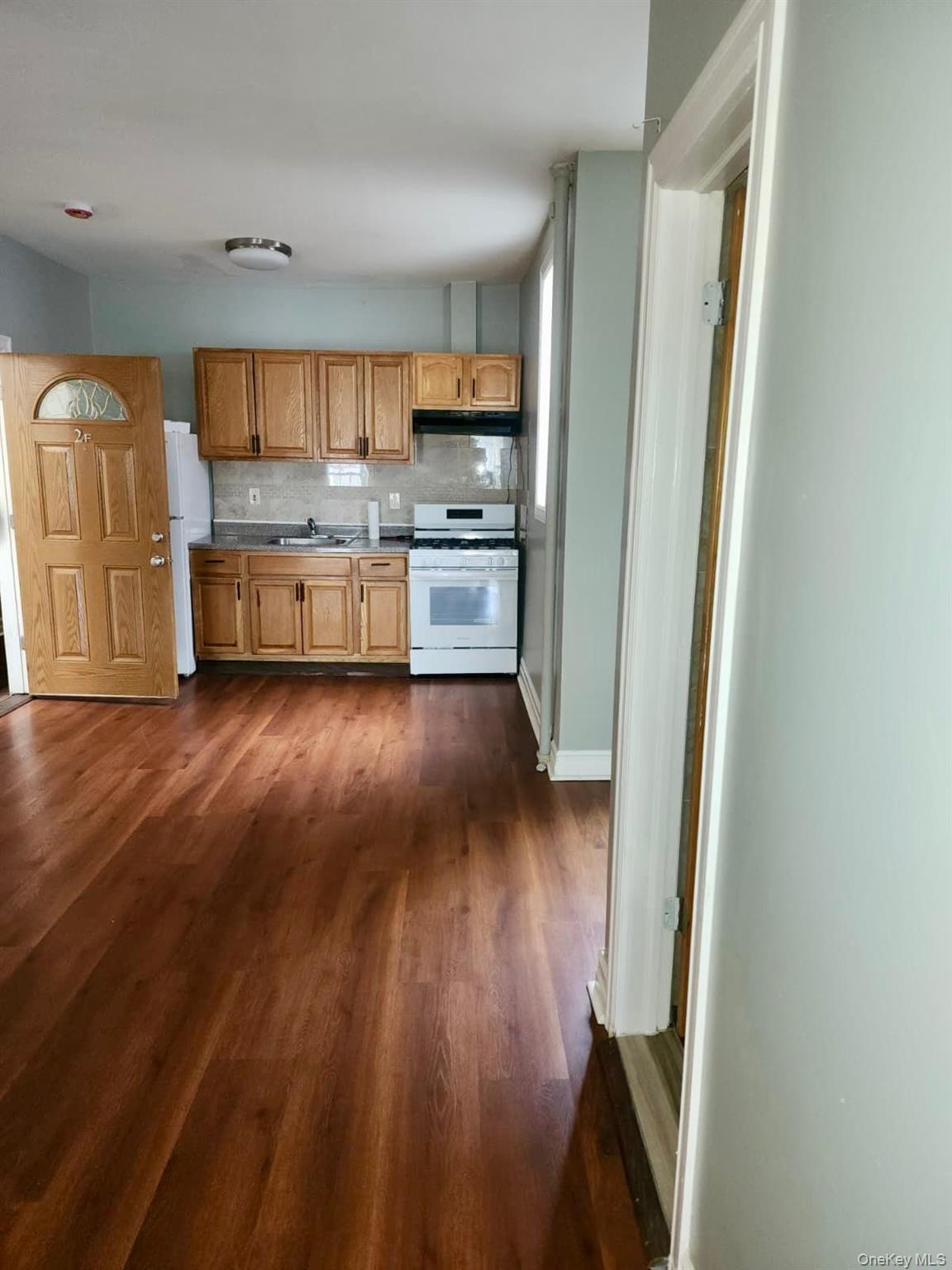 #17 photo, 116-43 Sutphin Boulevard, जमैका Jamaica , NY 11434