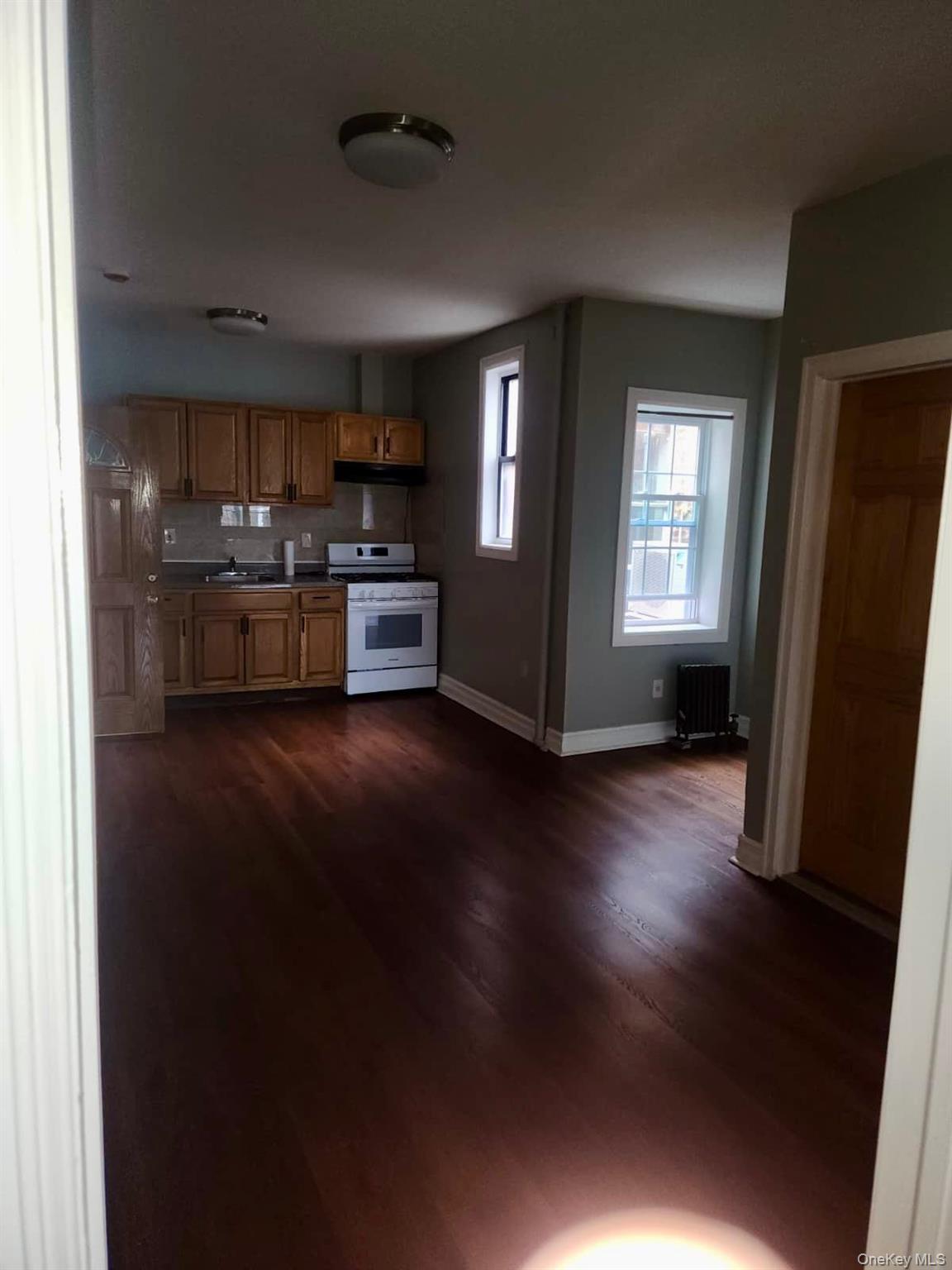 #8 photo, 116-43 Sutphin Boulevard, जमैका Jamaica , NY 11434