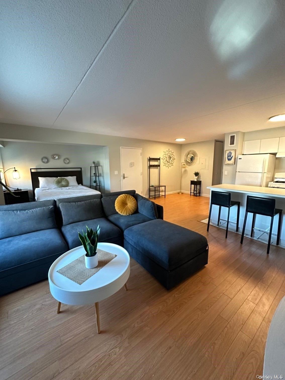 #11 photo, 170 W Broadway Street, Long Beach , NY 11561